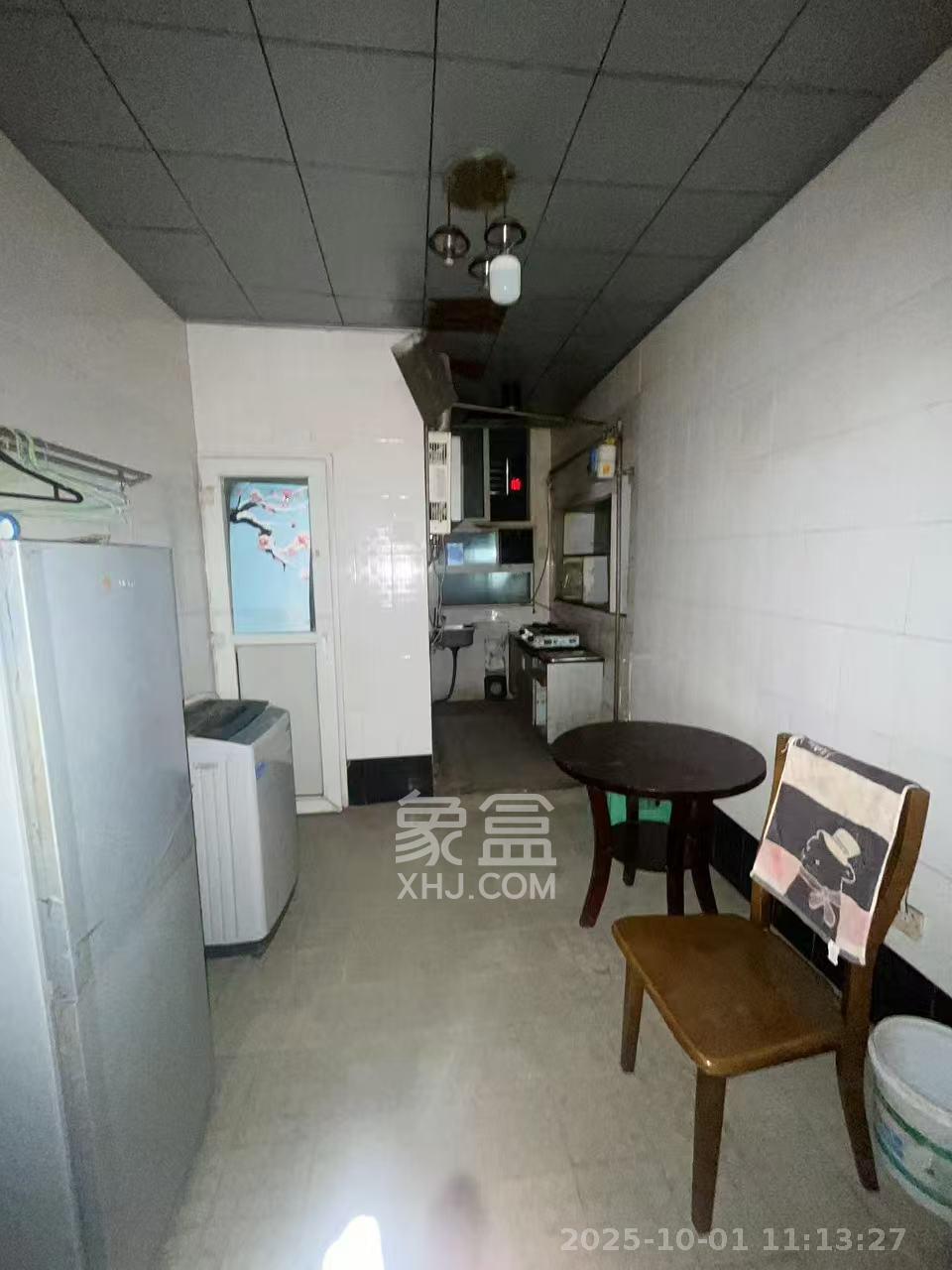 省商务厅宿舍 2室1厅1卫 1800.0元/月 省商务厅宿舍 2室1厅1卫 1800.0元/月室内图