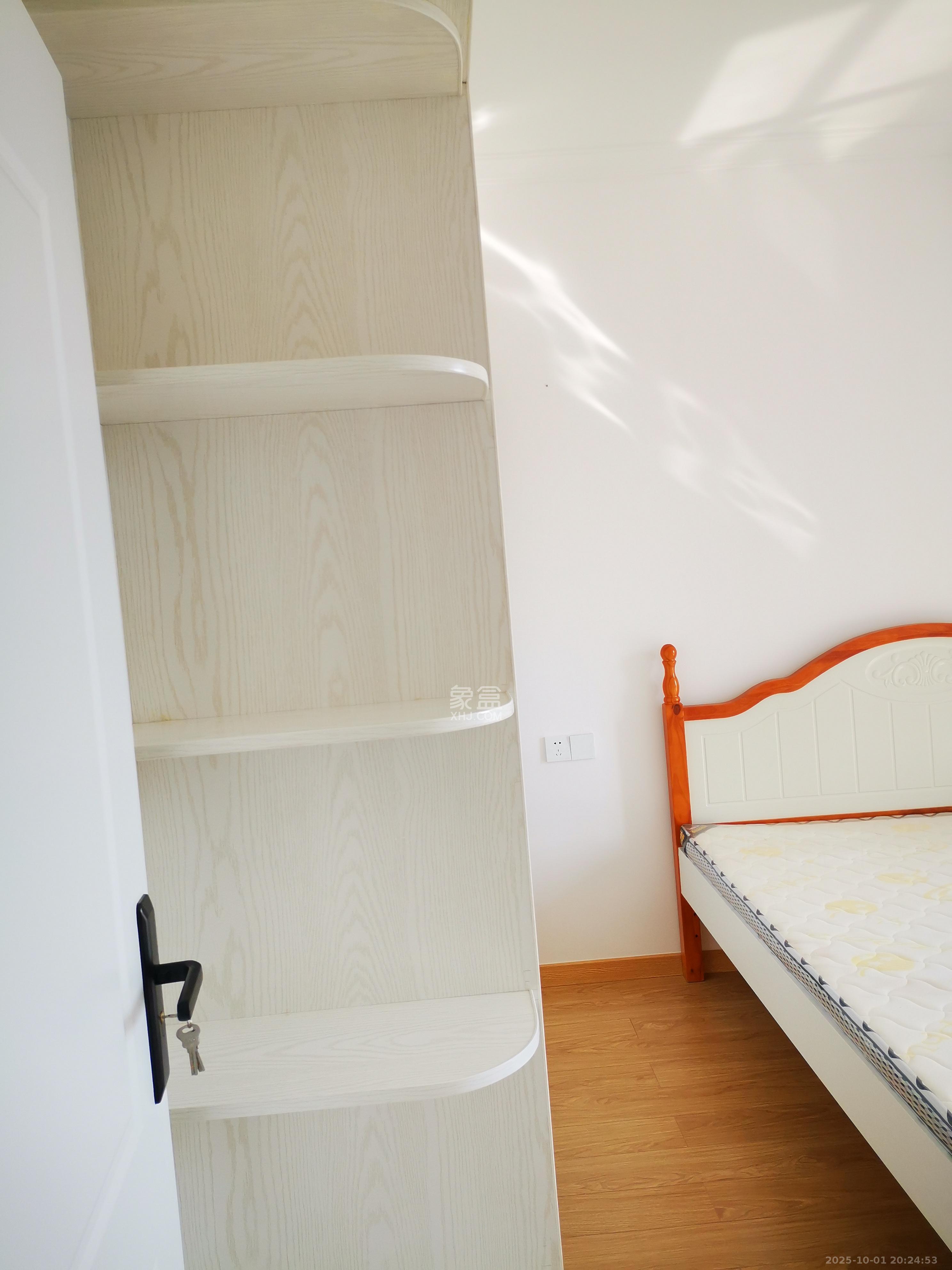 和美星城 2室2厅1卫 1700.00元/月 和美星城 2室2厅1卫 1700.00元/月室内图