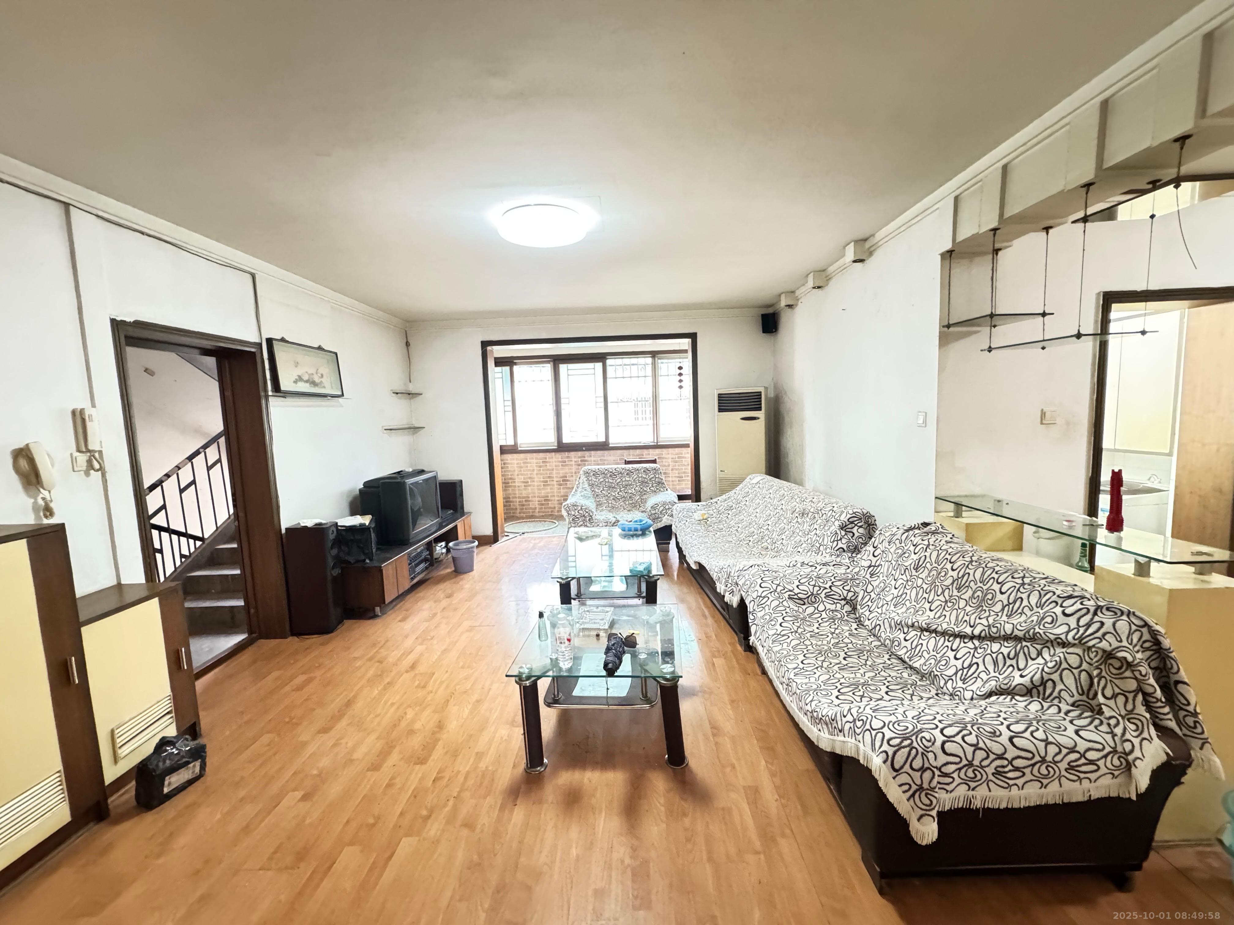 省机械工业学院（湖南工业职业学院雨花校区）  3室2厅2卫    2200.0元/月