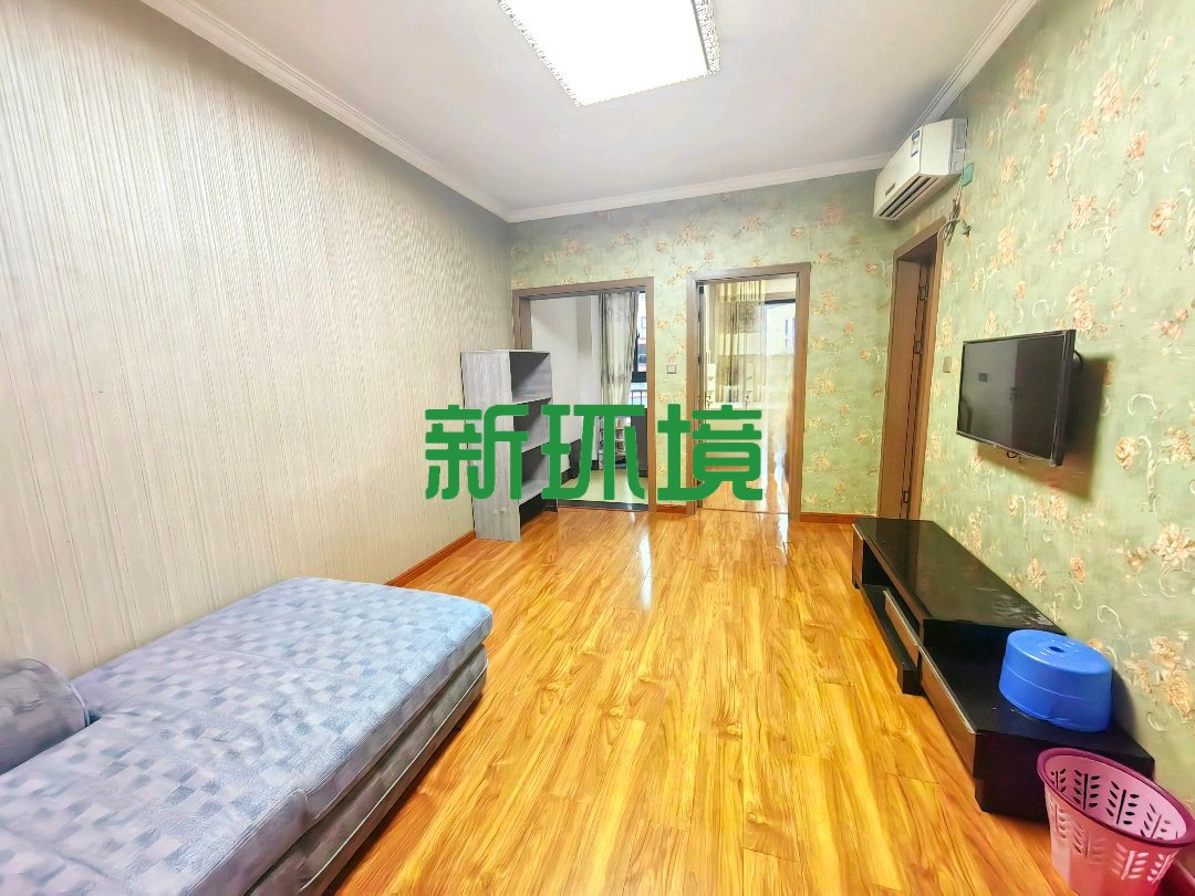 山水印象  1室1厅1卫    28.0万客厅