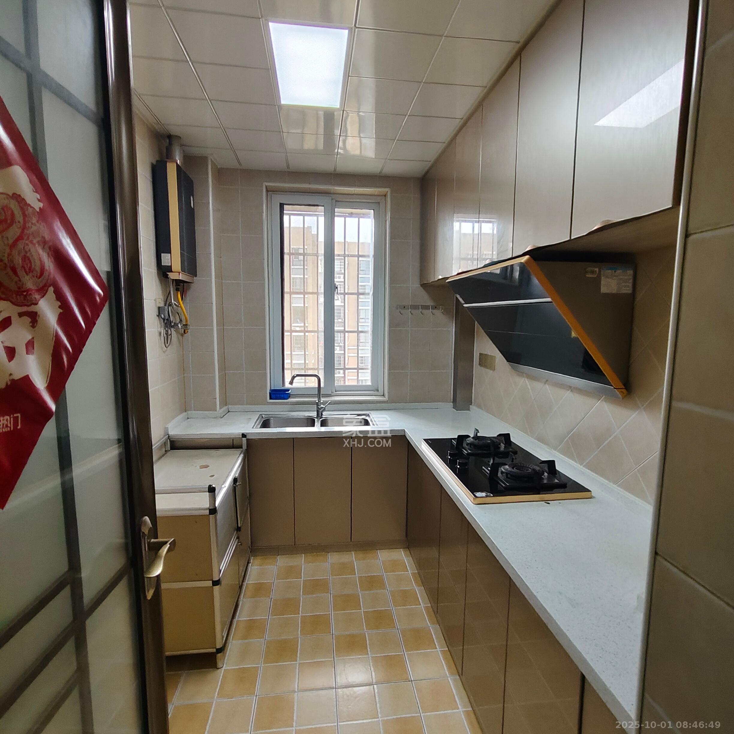 楚天世纪城西苑  3室2厅2卫    2400.0元/月室内图