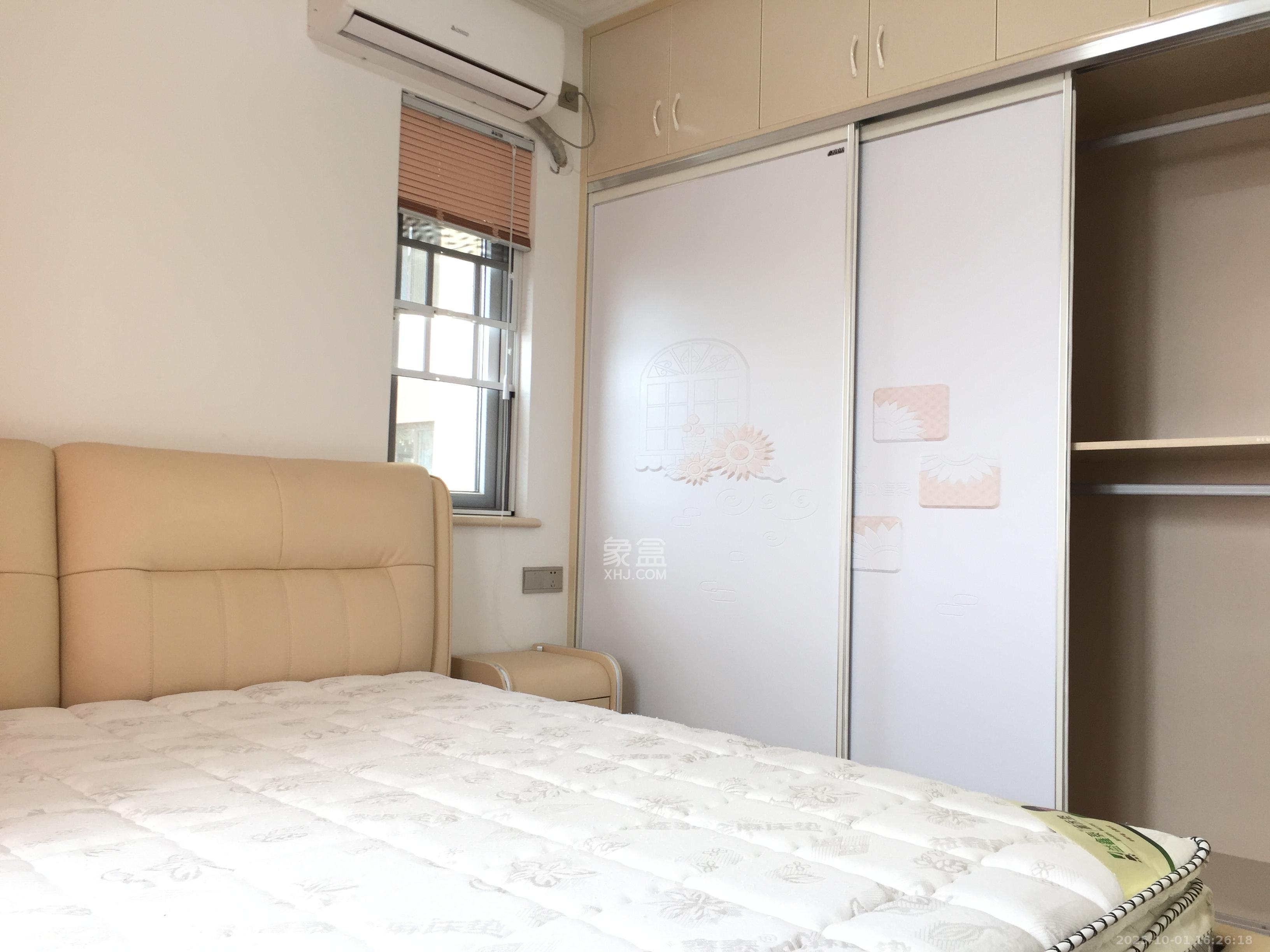 保利香槟国际 1室2厅1卫 2200.0元/月 保利香槟国际 1室2厅1卫 2200.0元/月室内图