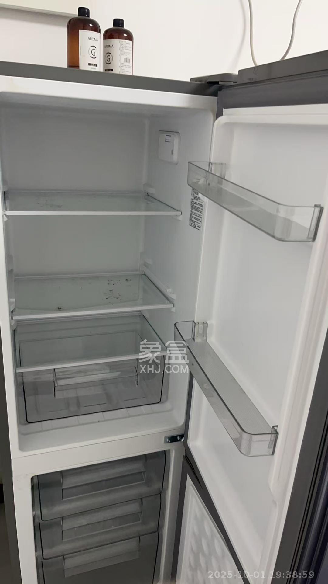 友兴家园 1室0厅0卫 1600.0元/月 友兴家园 1室0厅0卫 1600.0元/月室内图