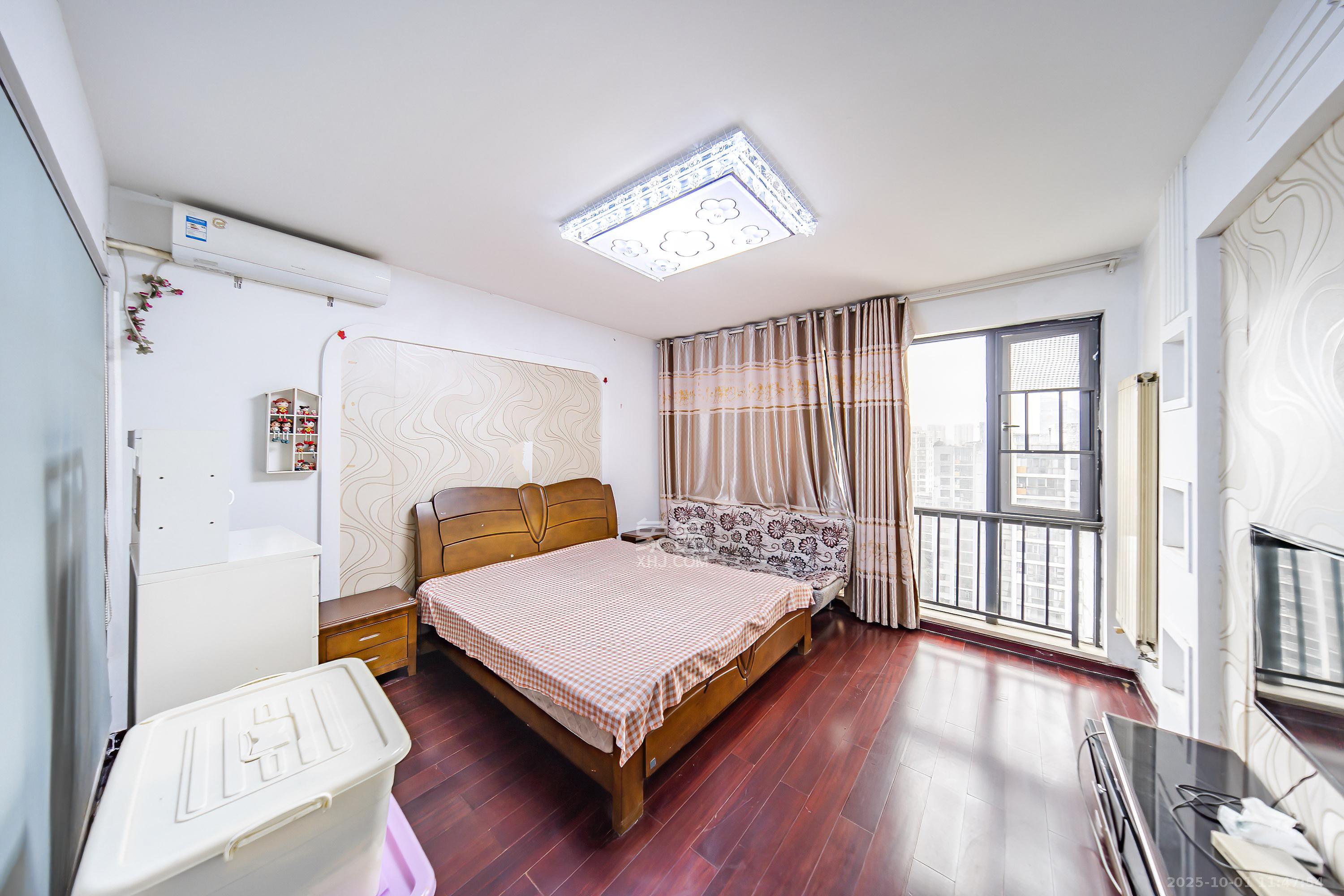 阳光100三期 4室2厅2卫 3600.0元/月 阳光100三期 4室2厅2卫 3600.0元/月室内图