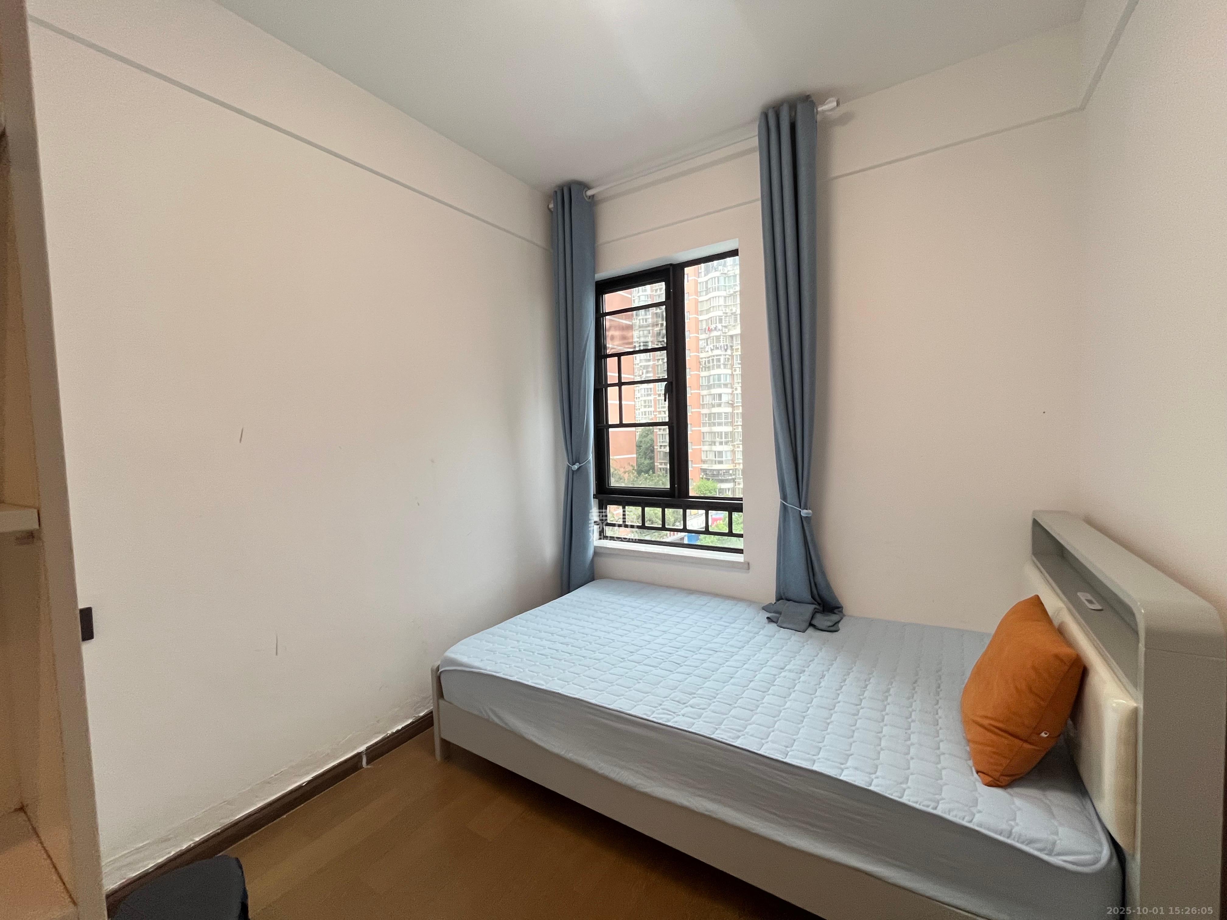 卓越江岸  4室2厅1卫    4500.0元/月室内图