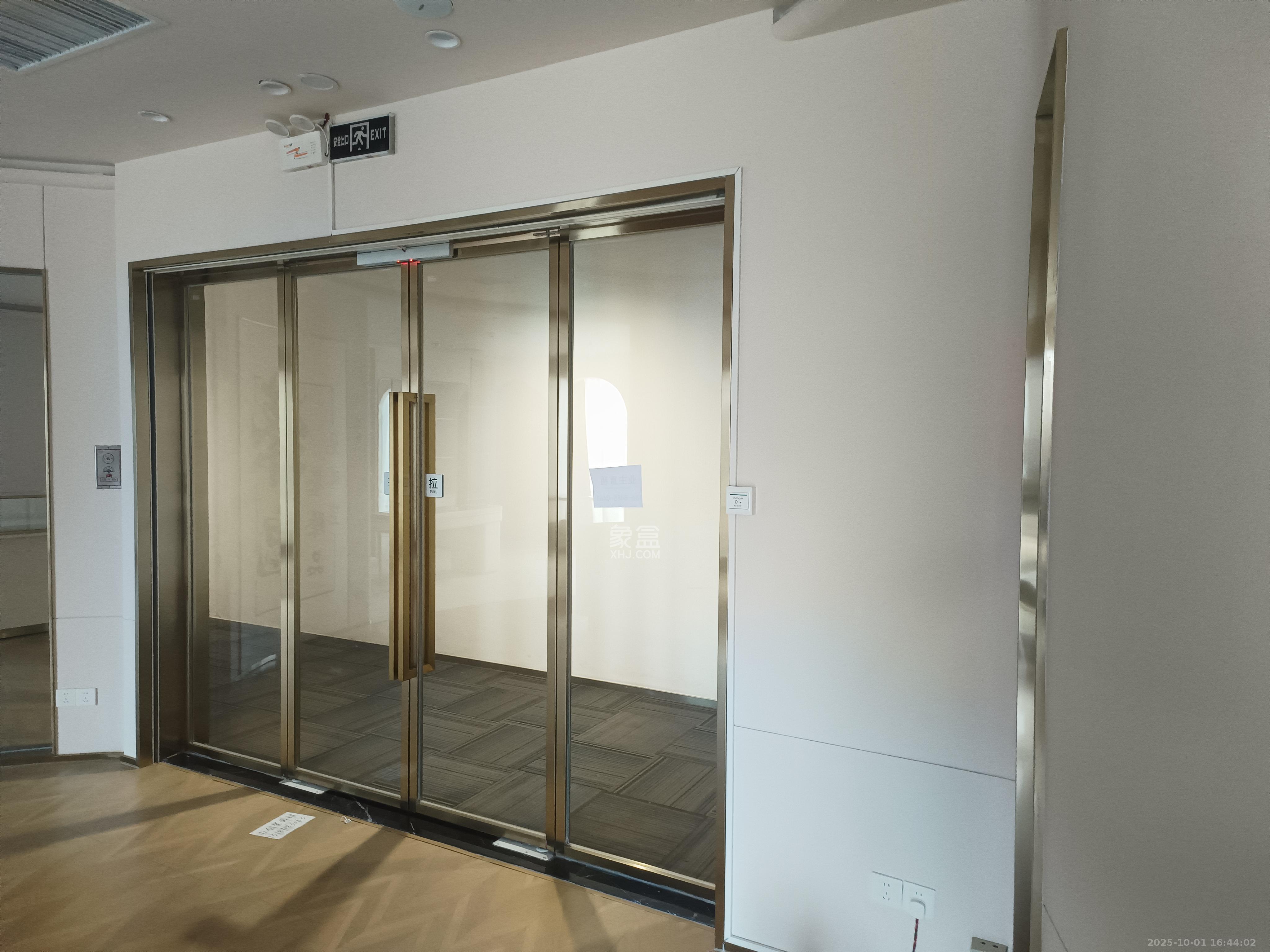 世茂环球金融中心   154.0㎡      6000.0元/月