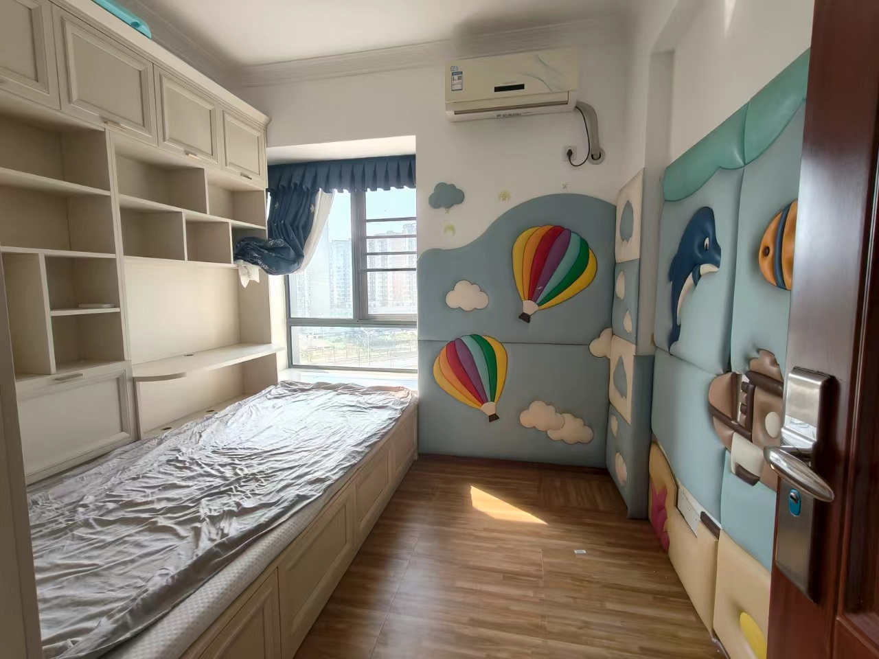 大华锦绣海岸一期 3室2厅2卫 2350.0元/月 大华锦绣海岸一期 3室2厅2卫 2350.0元/月室内图