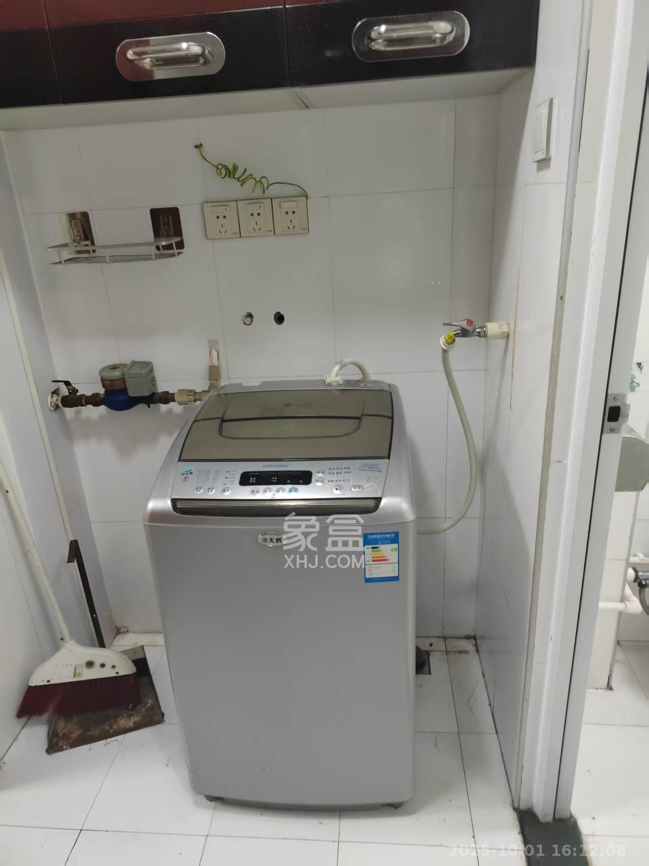 花炮住宅  2室1厅1卫   2300.00元/月室内图