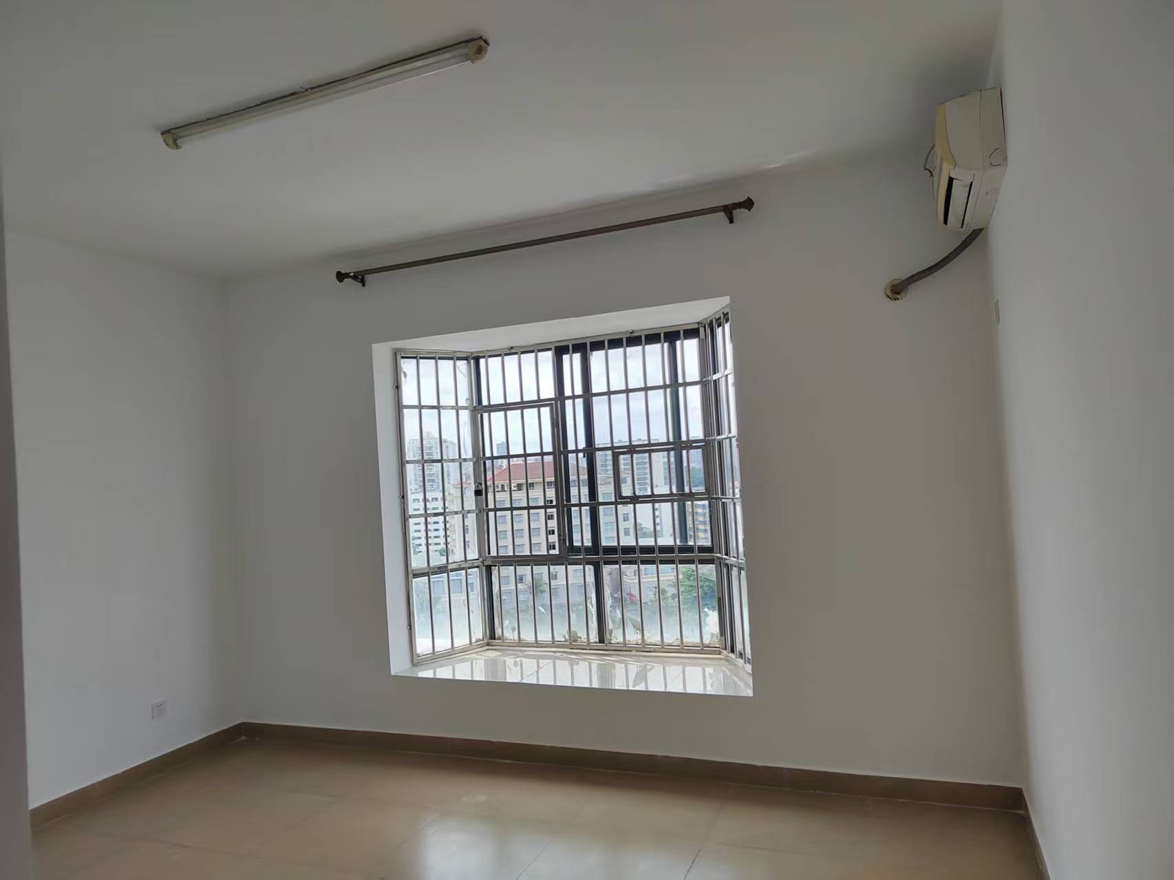 金海广场  3室2厅1卫    2700.0元/月室内图