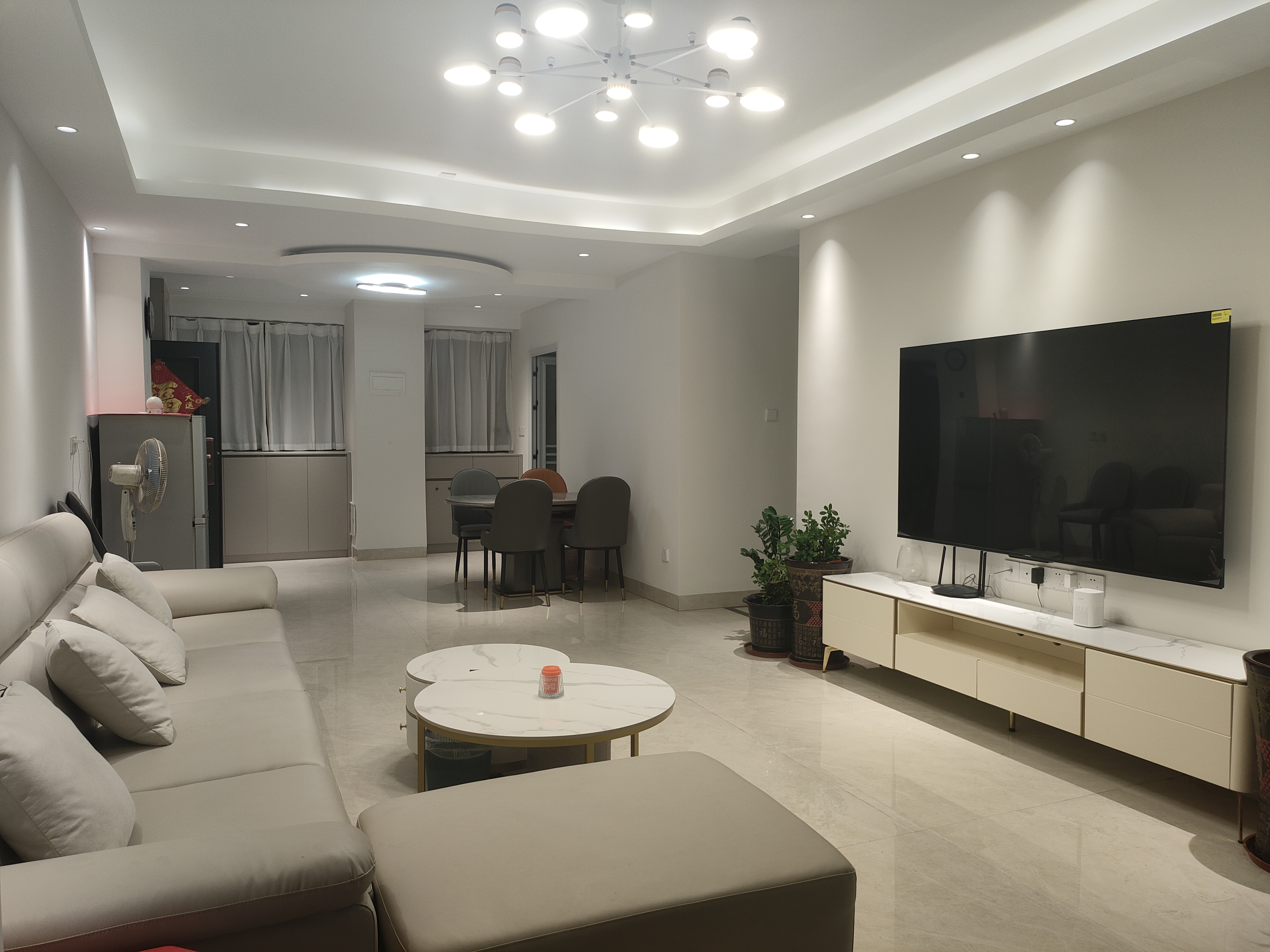 万国中央区 3室2厅2卫 3400.0元/月 万国中央区 3室2厅2卫 3400.0元/月室内图