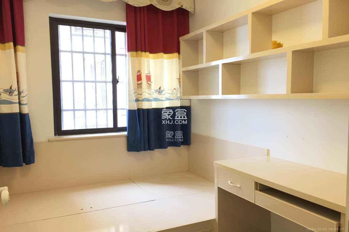 保利香槟国际 1室2厅1卫 2200.0元/月 保利香槟国际 1室2厅1卫 2200.0元/月室内图