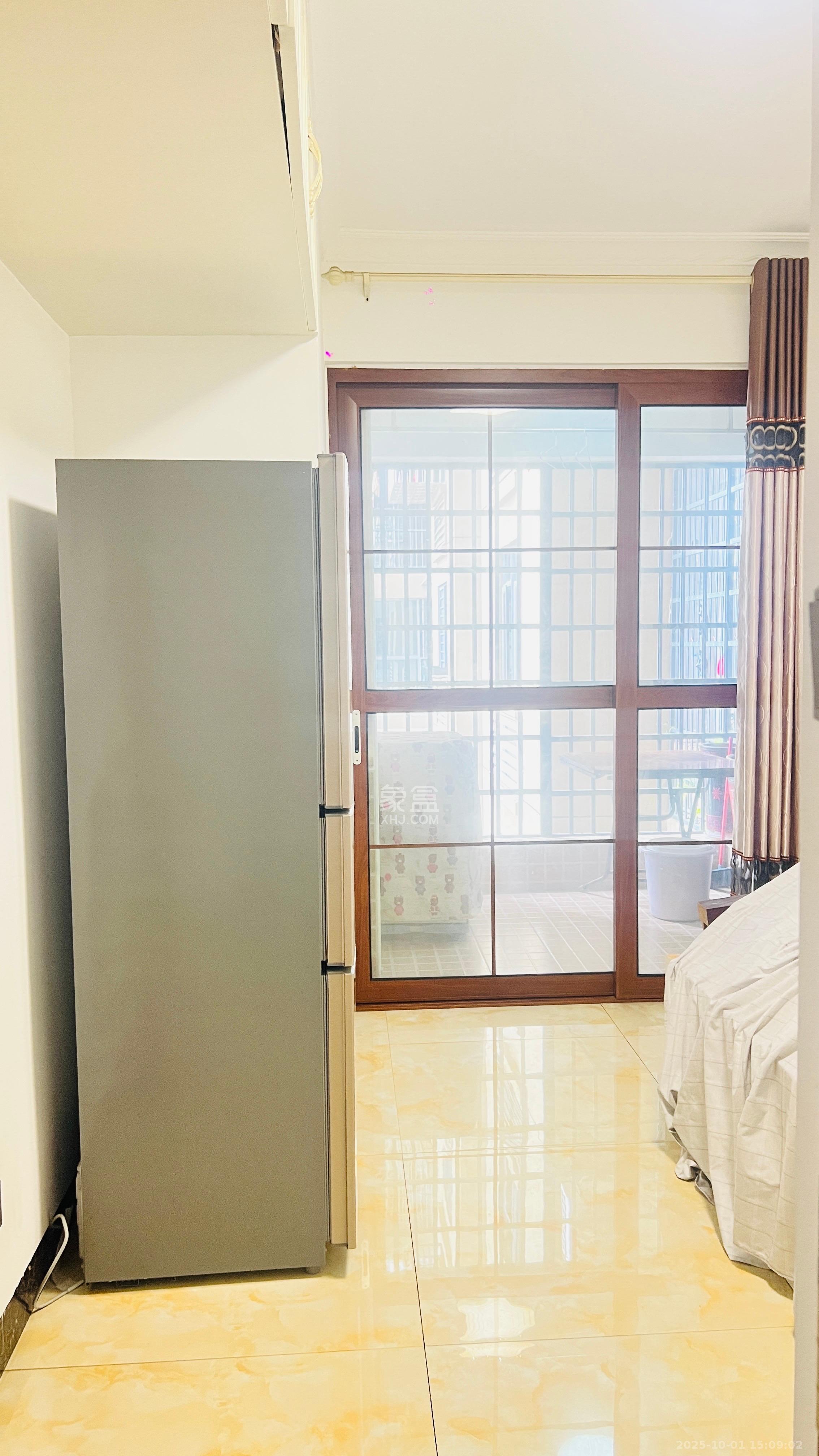 悦湖山  3室2厅1卫   2300.00元/月室内图