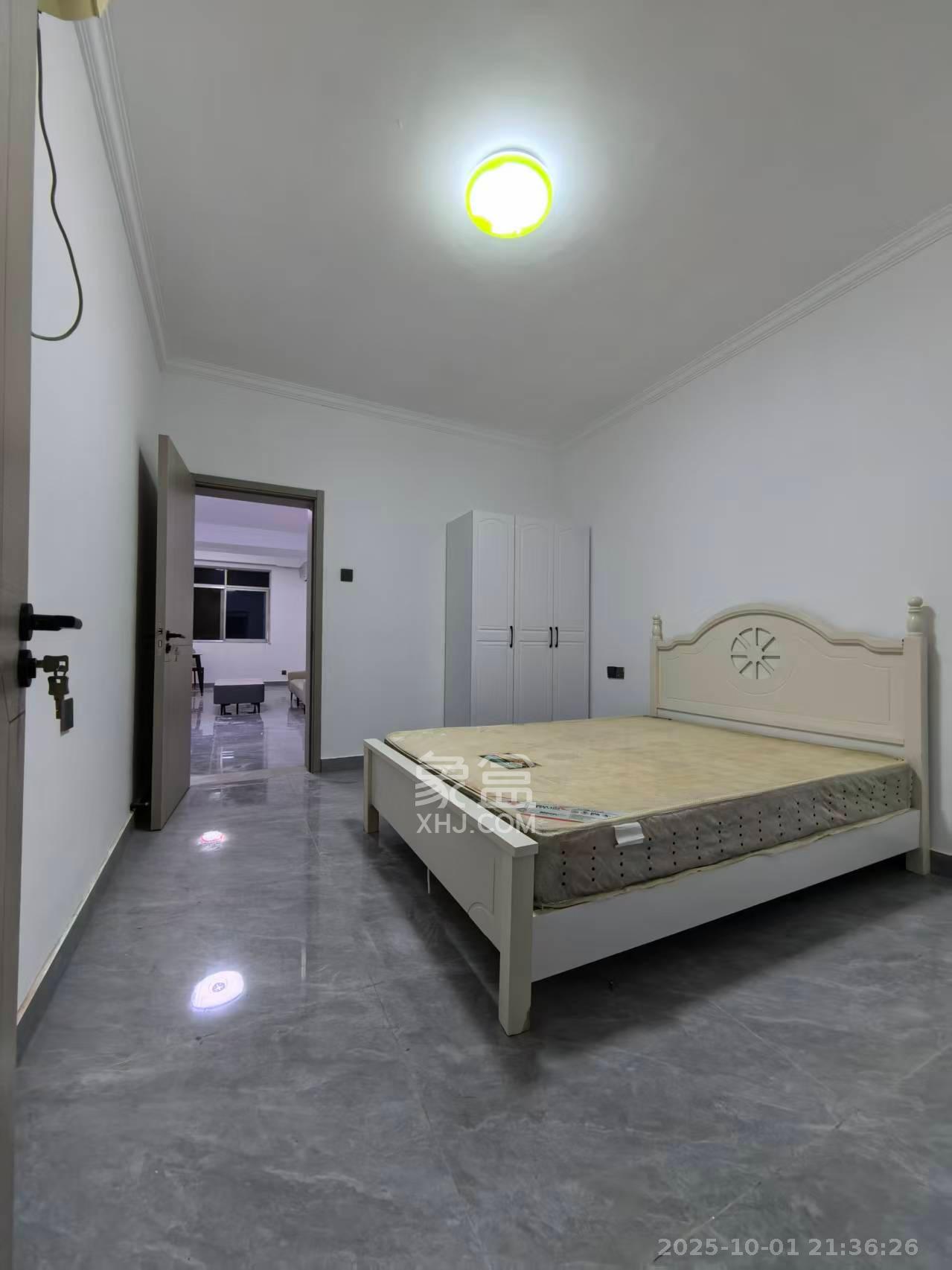 交通技校宿舍  3室1厅1卫    3200.0元/月室内图