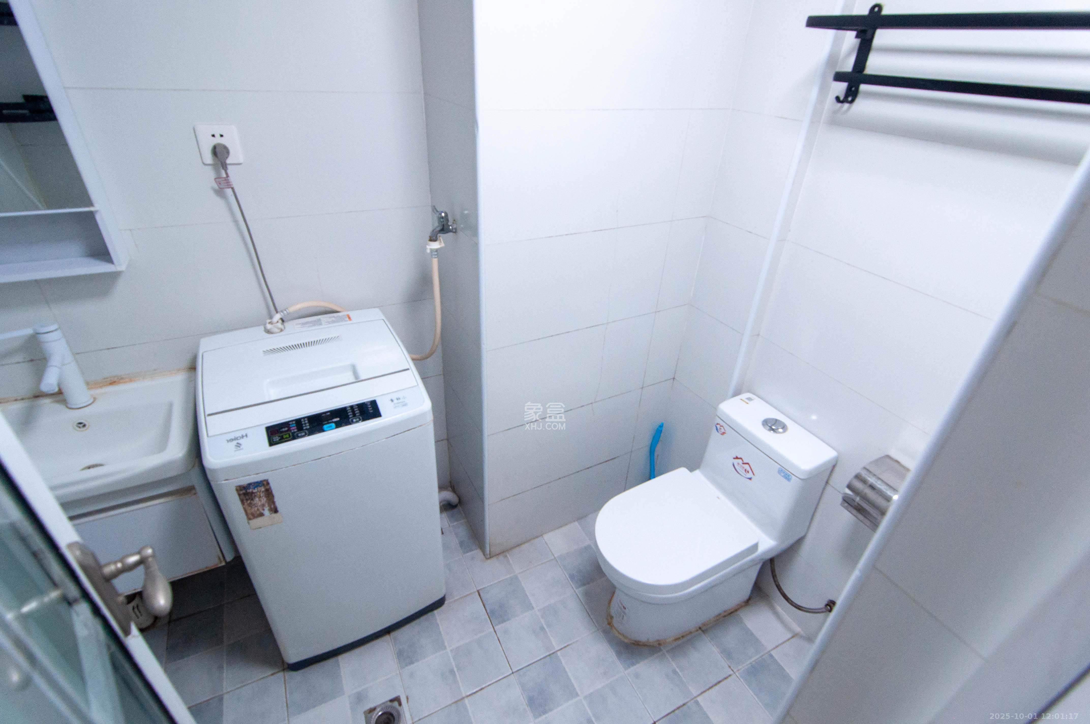 达美美立方  1室1厅1卫    34.0万卫生间