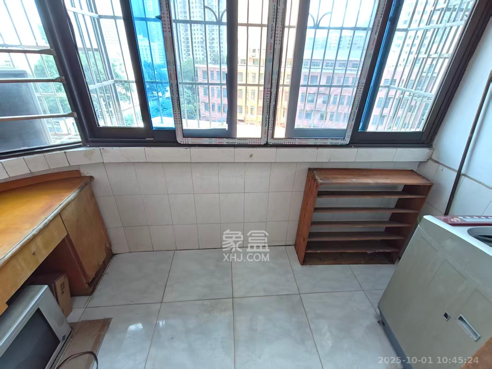 扫把塘集贸市场宿舍 2室1厅1卫 1300.0元/月 扫把塘集贸市场宿舍 2室1厅1卫 1300.0元/月室内图