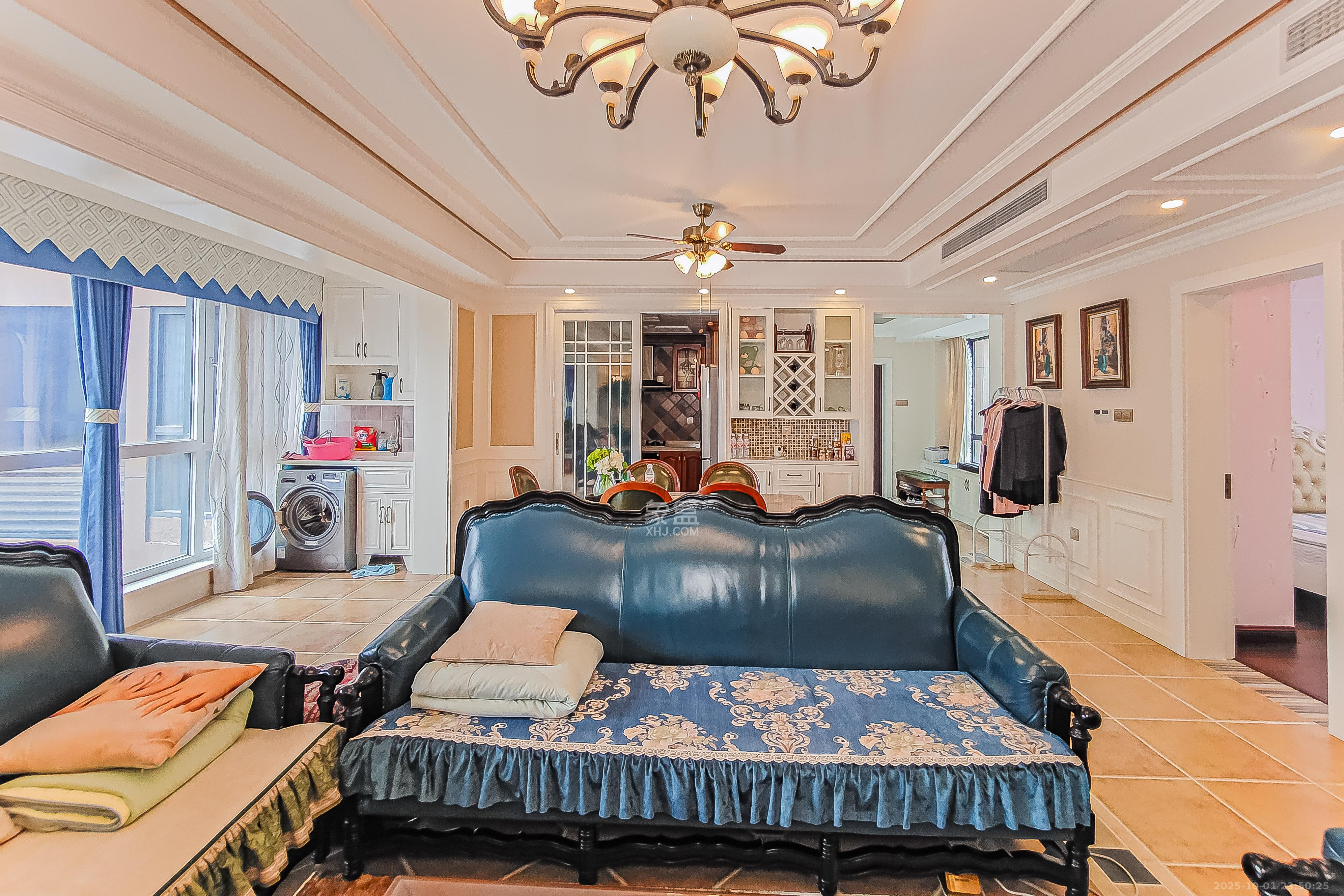 荣悦台 3室2厅2卫 235.0万 荣悦台 3室2厅2卫 235.0万客厅