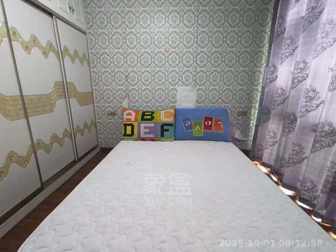 庐山春天早安华晨 3室2厅2卫 2200.00元/月 庐山春天早安华晨 3室2厅2卫 2200.00元/月室内图