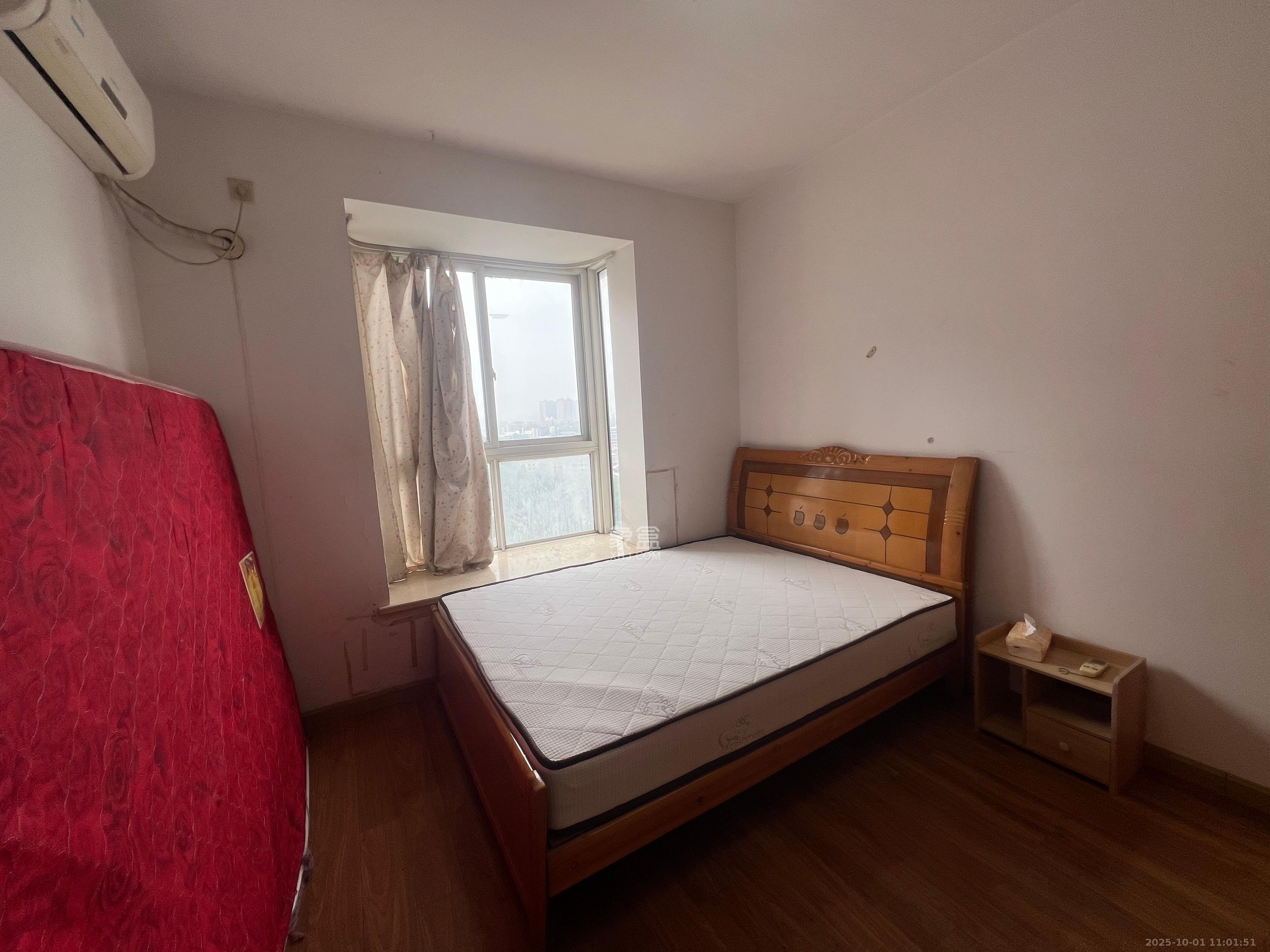 龙王港社区 3室2厅1卫 2600.0元/月 龙王港社区 3室2厅1卫 2600.0元/月室内图