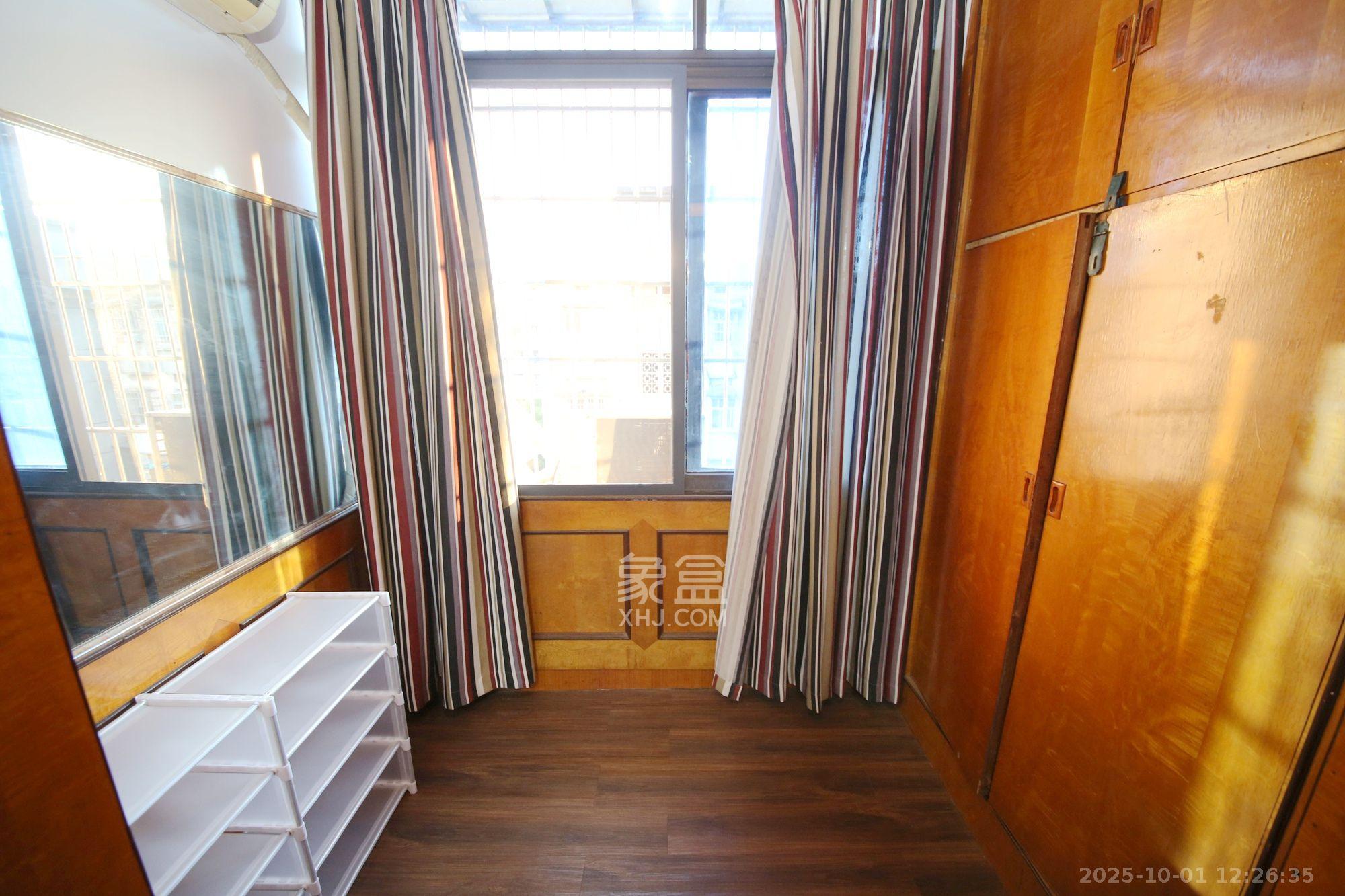 新兴小区（杨家山社区）  1室1厅1卫    1200.0元/月室内图