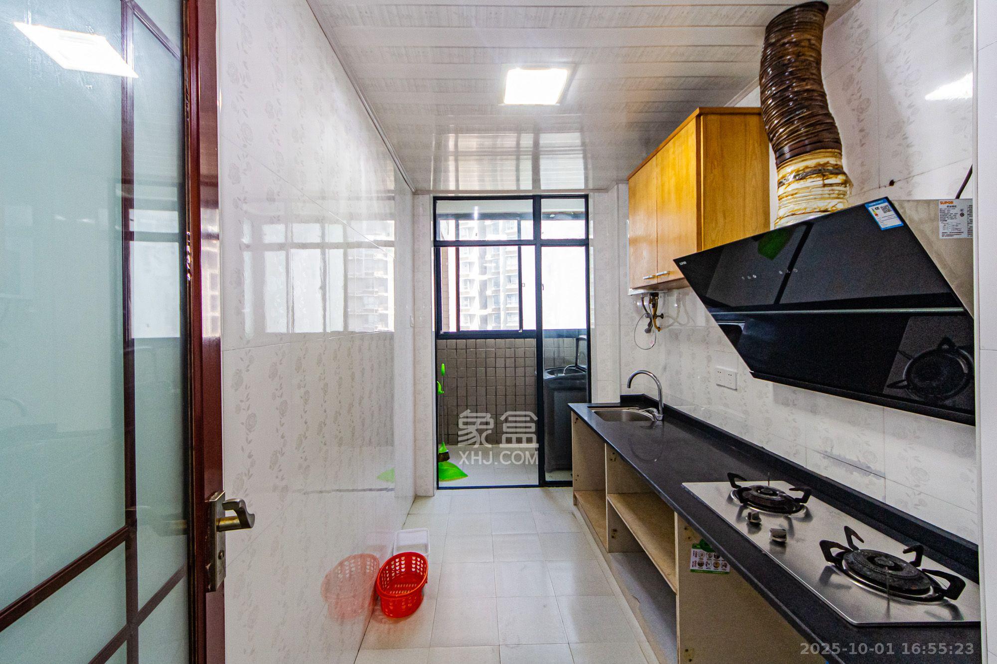 湘江世纪城融江苑 3室2厅2卫 1900.0元/月 湘江世纪城融江苑 3室2厅2卫 1900.0元/月室内图