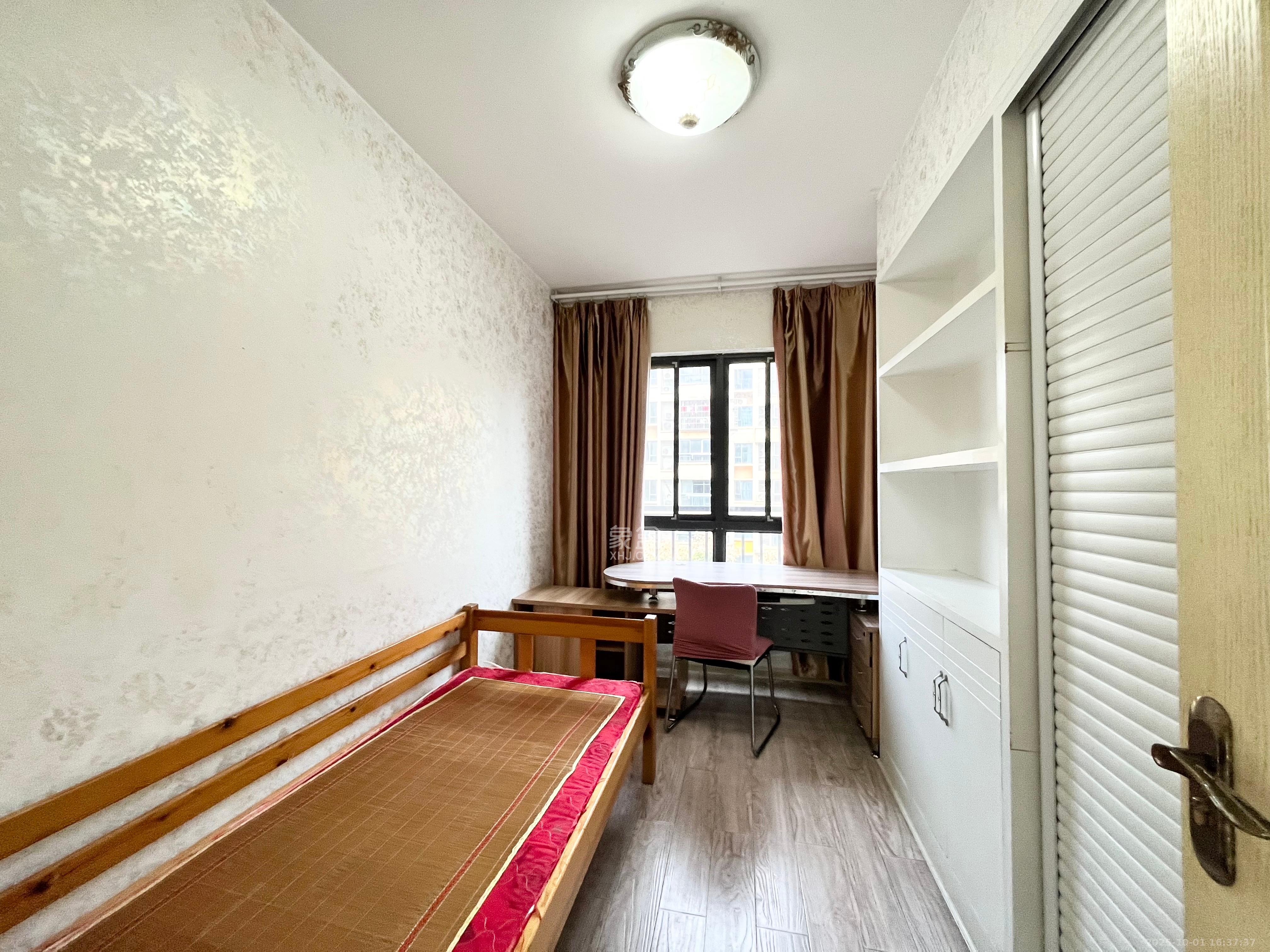 保利麓谷林语A区  3室2厅1卫    2200.0元/月室内图