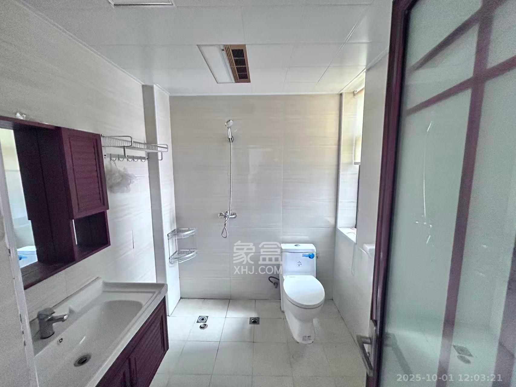 长盛岚庭 3室2厅2卫 2200.0元/月 长盛岚庭 3室2厅2卫 2200.0元/月室内图