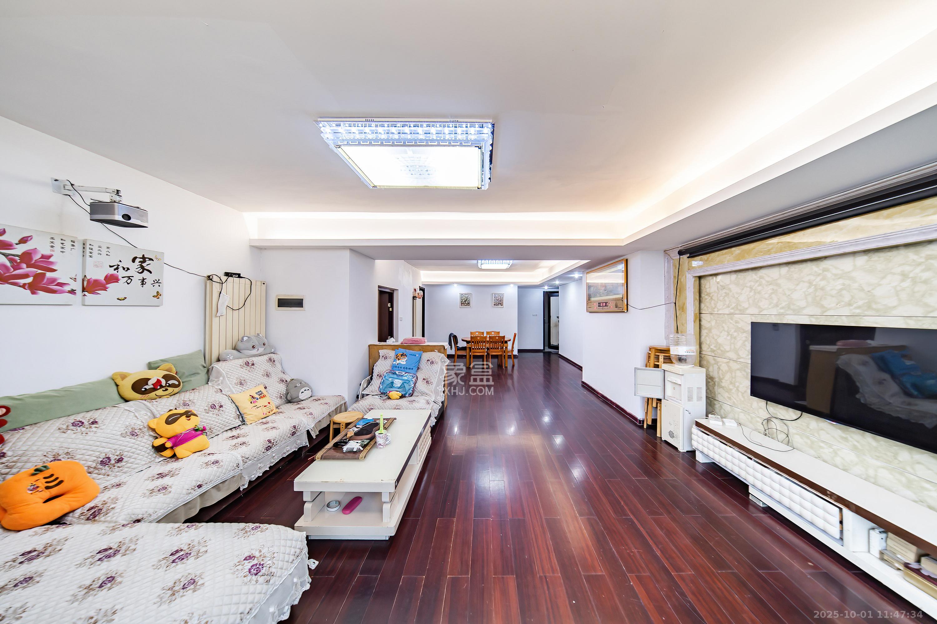 阳光100三期 4室2厅2卫 3600.0元/月 阳光100三期 4室2厅2卫 3600.0元/月室内图