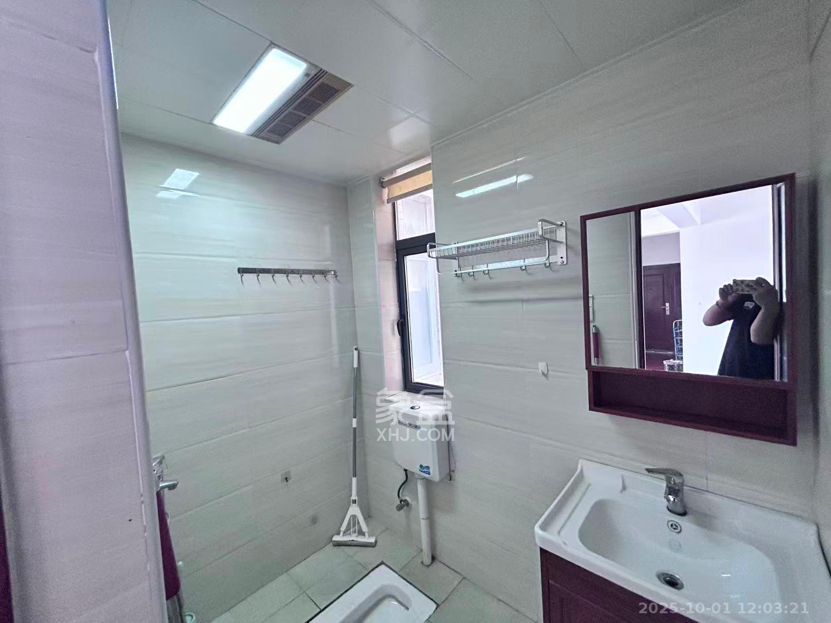 长盛岚庭 3室2厅2卫 2200.0元/月 长盛岚庭 3室2厅2卫 2200.0元/月室内图