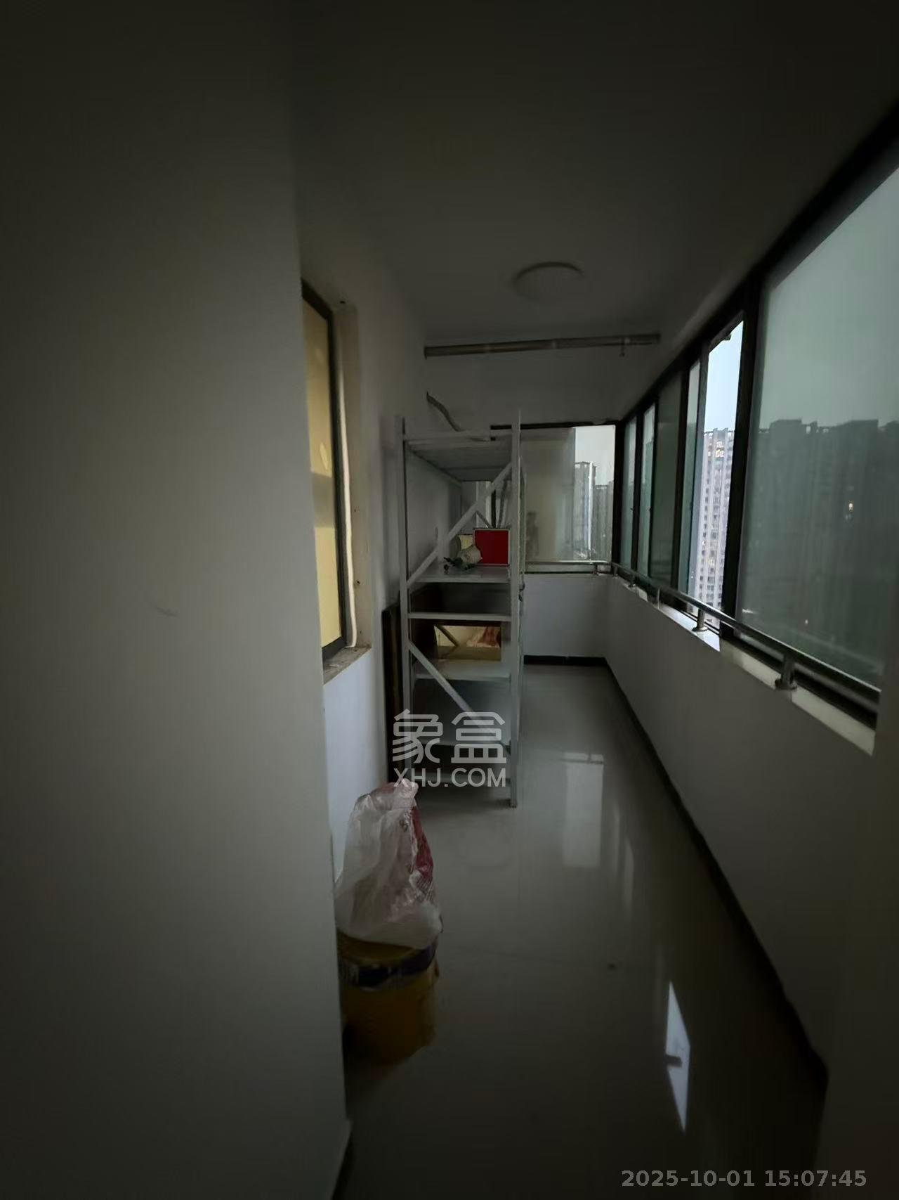 芙蓉蓉苑  3室1厅1卫    2600.0元/月室内图