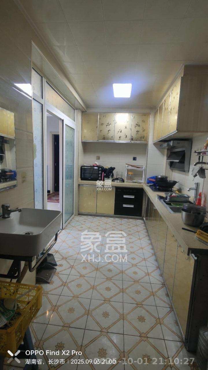 凯富南方鑫城  1室0厅0卫    2200.0元/月 凯富南方鑫城  1室0厅0卫    2200.0元/月室内图