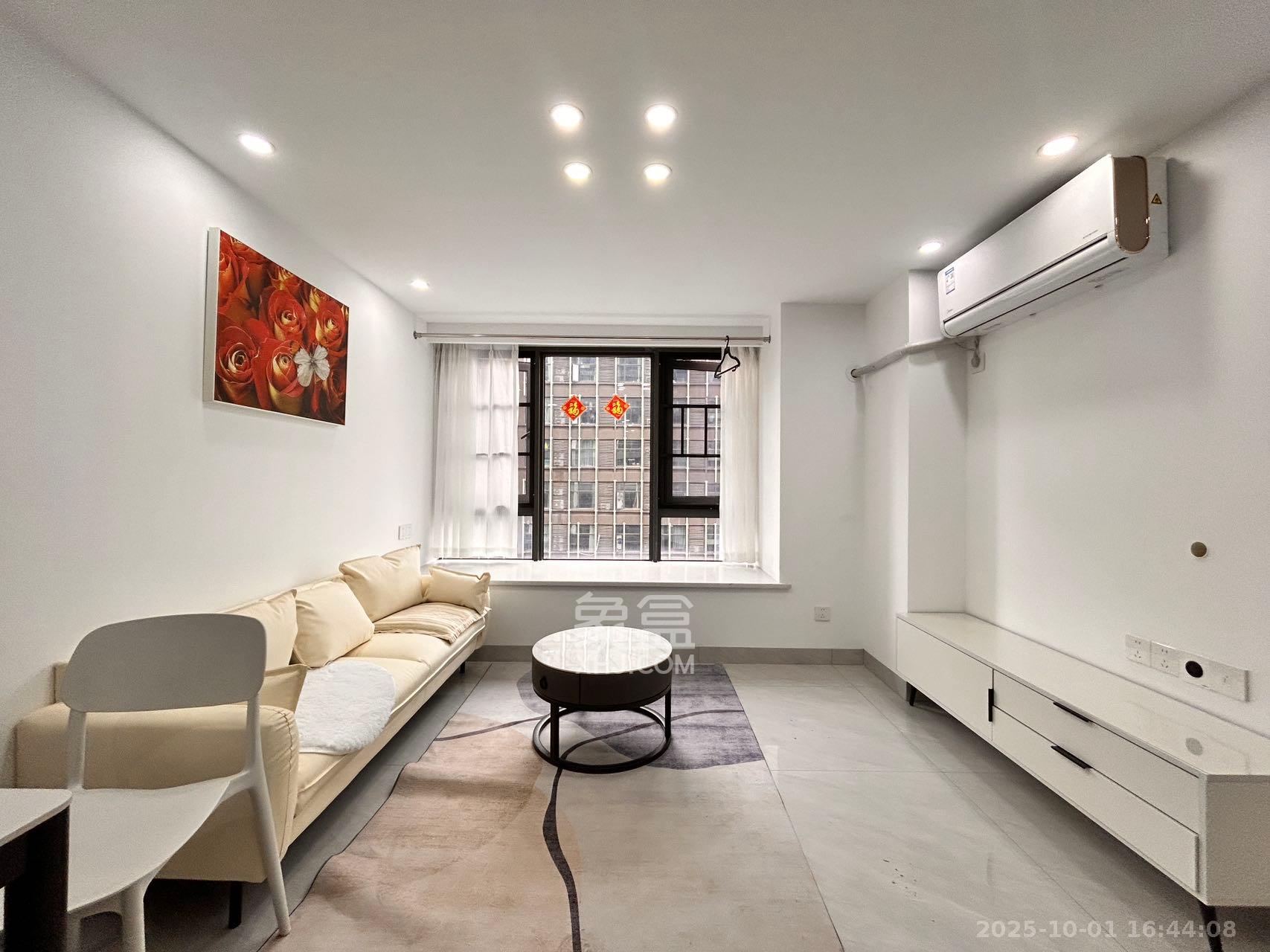 时代MOMA云PARK 2室1厅1卫 2400.0元/月 时代MOMA云PARK 2室1厅1卫 2400.0元/月室内图