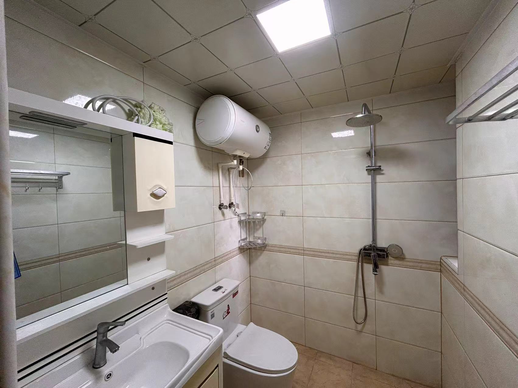 滨海新天地 1室1厅1卫 1600.00元/月 滨海新天地 1室1厅1卫 1600.00元/月室内图