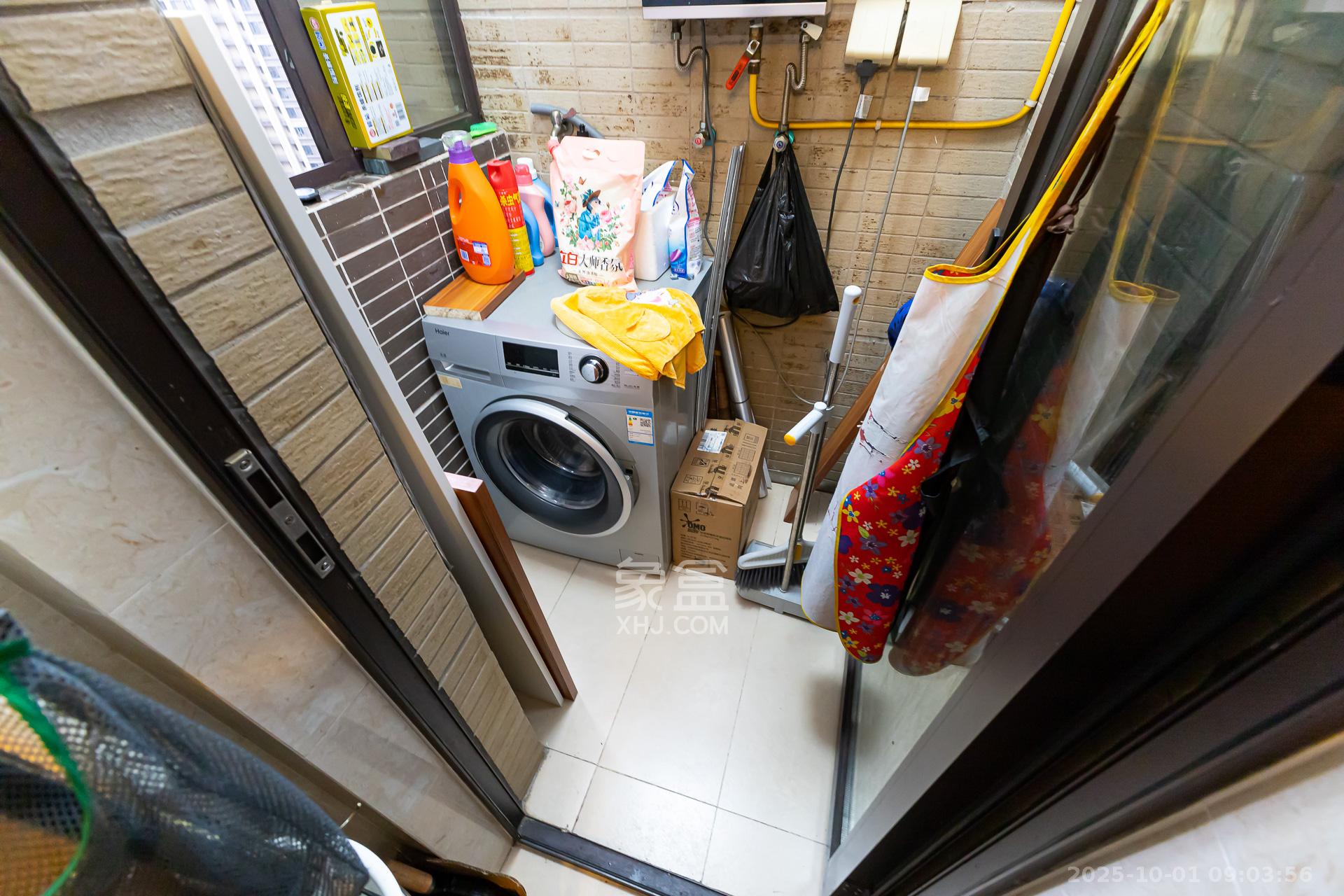时代倾城二期  3室2厅2卫    85.0万阳台