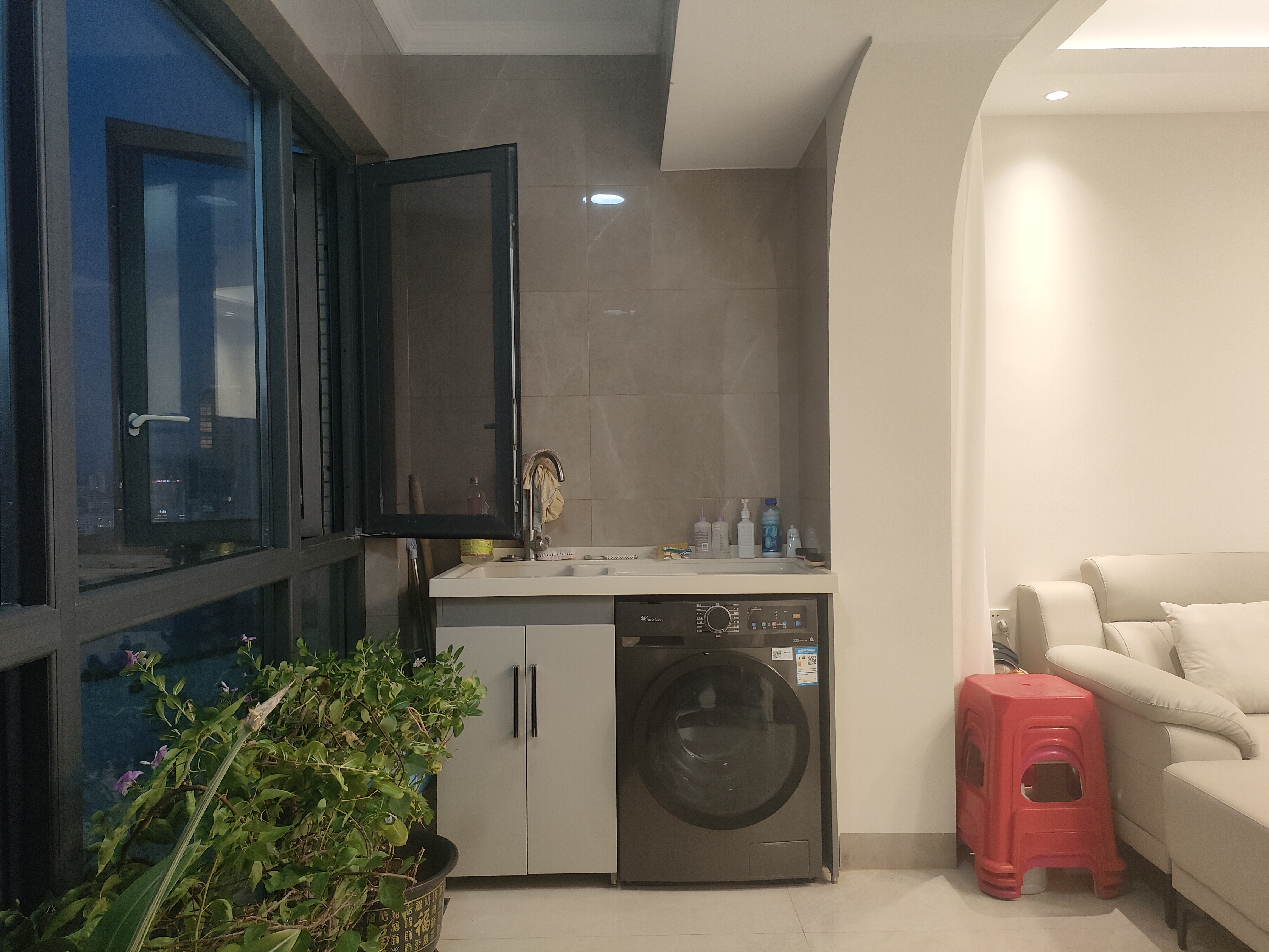 万国中央区 3室2厅2卫 3400.0元/月 万国中央区 3室2厅2卫 3400.0元/月室内图