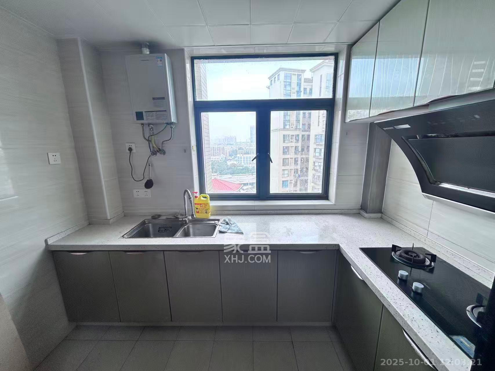 长盛岚庭 3室2厅2卫 2200.0元/月 长盛岚庭 3室2厅2卫 2200.0元/月室内图