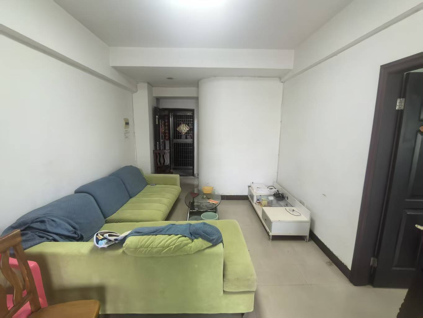 金银广场 1室1厅1卫 1600.0元/月 金银广场 1室1厅1卫 1600.0元/月室内图