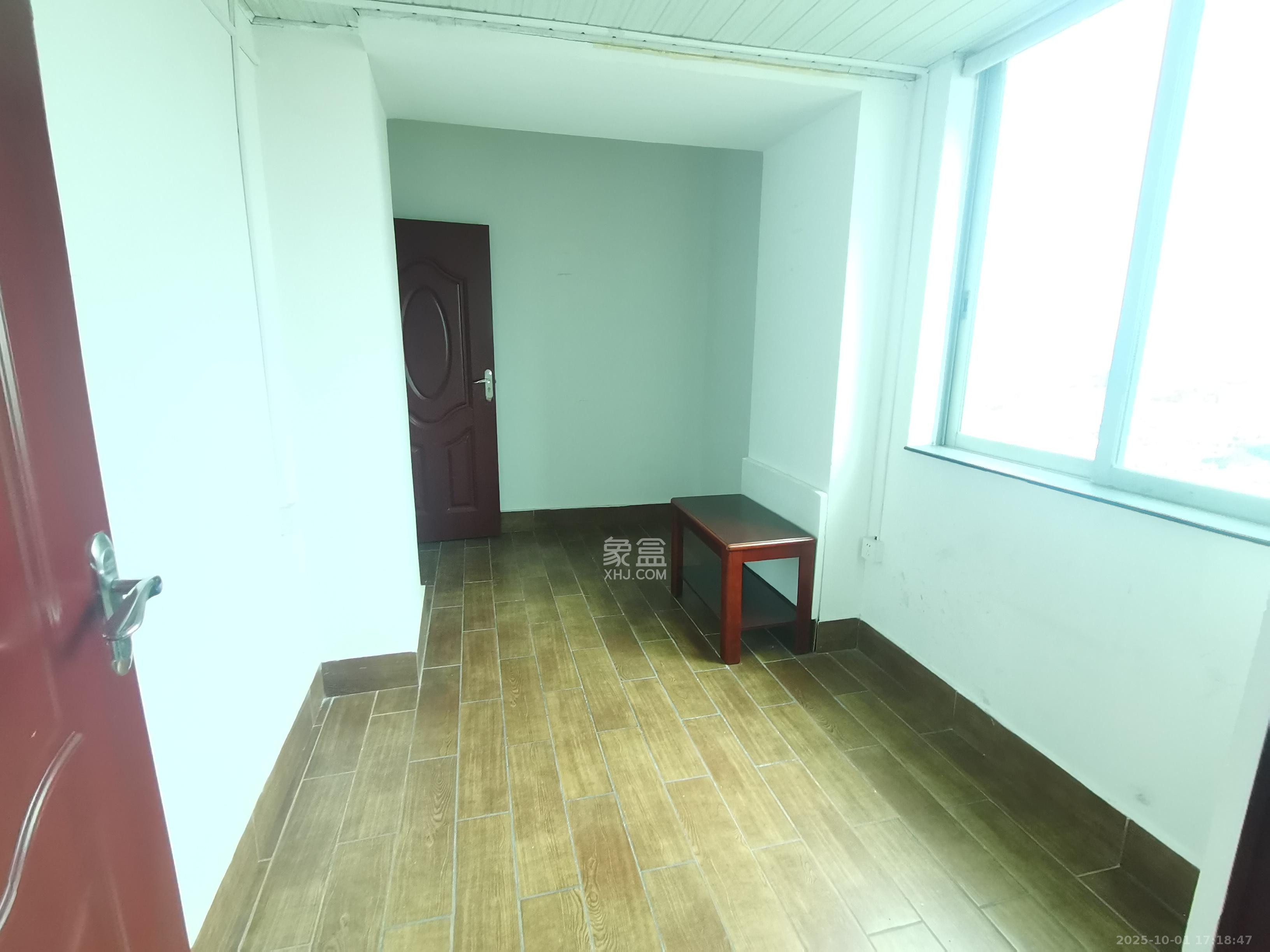 标志大厦 6室1厅1卫 9000.0元/月 标志大厦 6室1厅1卫 9000.0元/月室内图