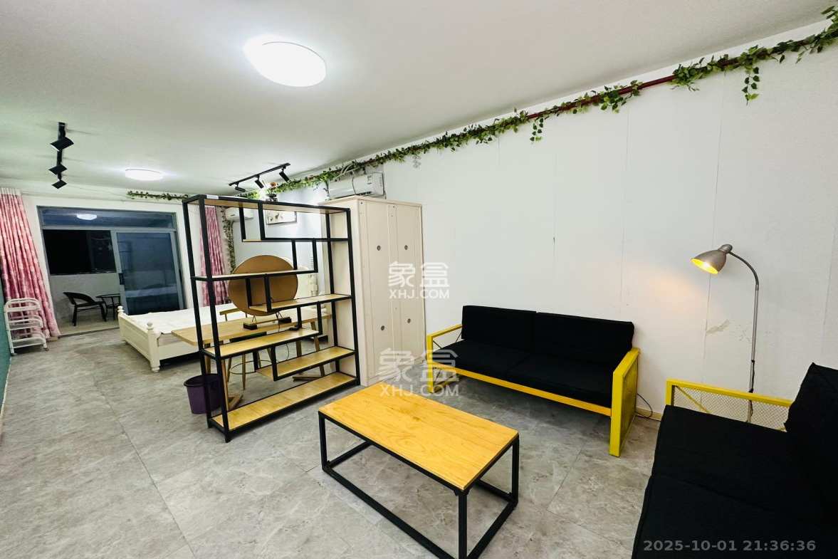 人瑞潇湘国际  1室0厅1卫    1800.0元/月 人瑞潇湘国际  1室0厅1卫    1800.0元/月室内图