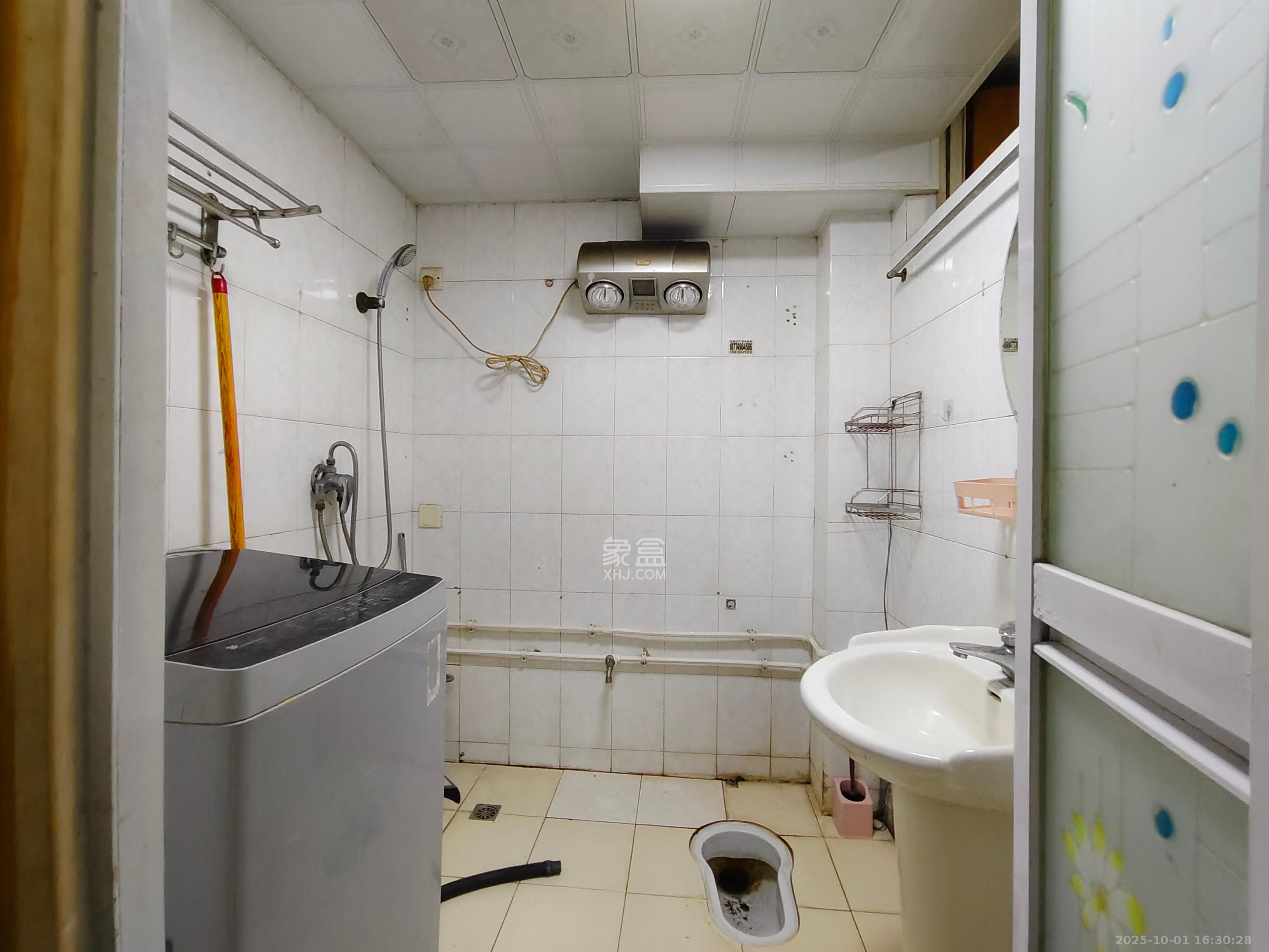 马王堆陶瓷建材新城  2室2厅1卫   1600.00元/月室内图