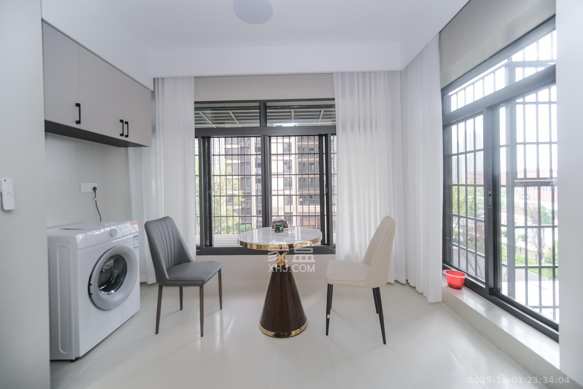 荣盛城  3室2厅2卫    97.0万 荣盛城  3室2厅2卫    97.0万阳台