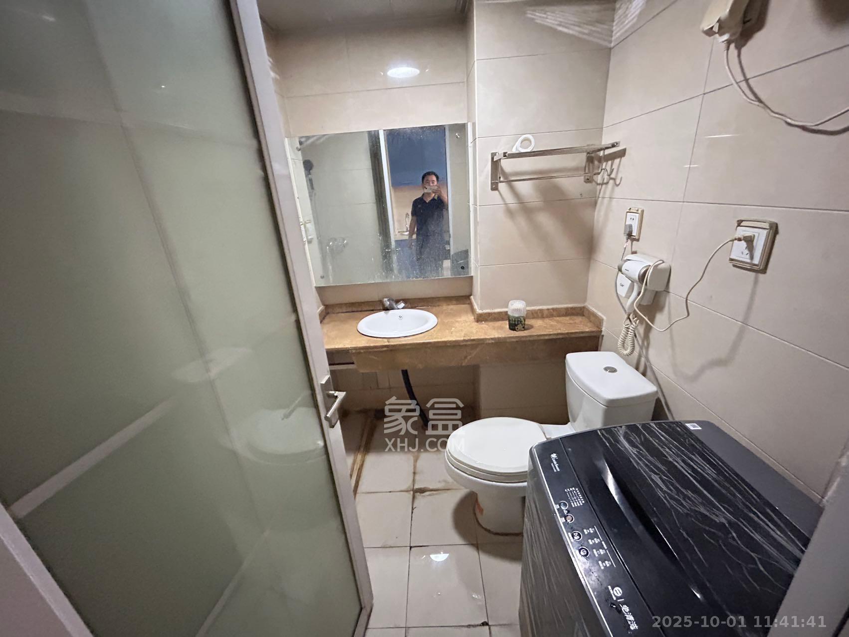 西子一间  1室1厅1卫    1300.0元/月室内图