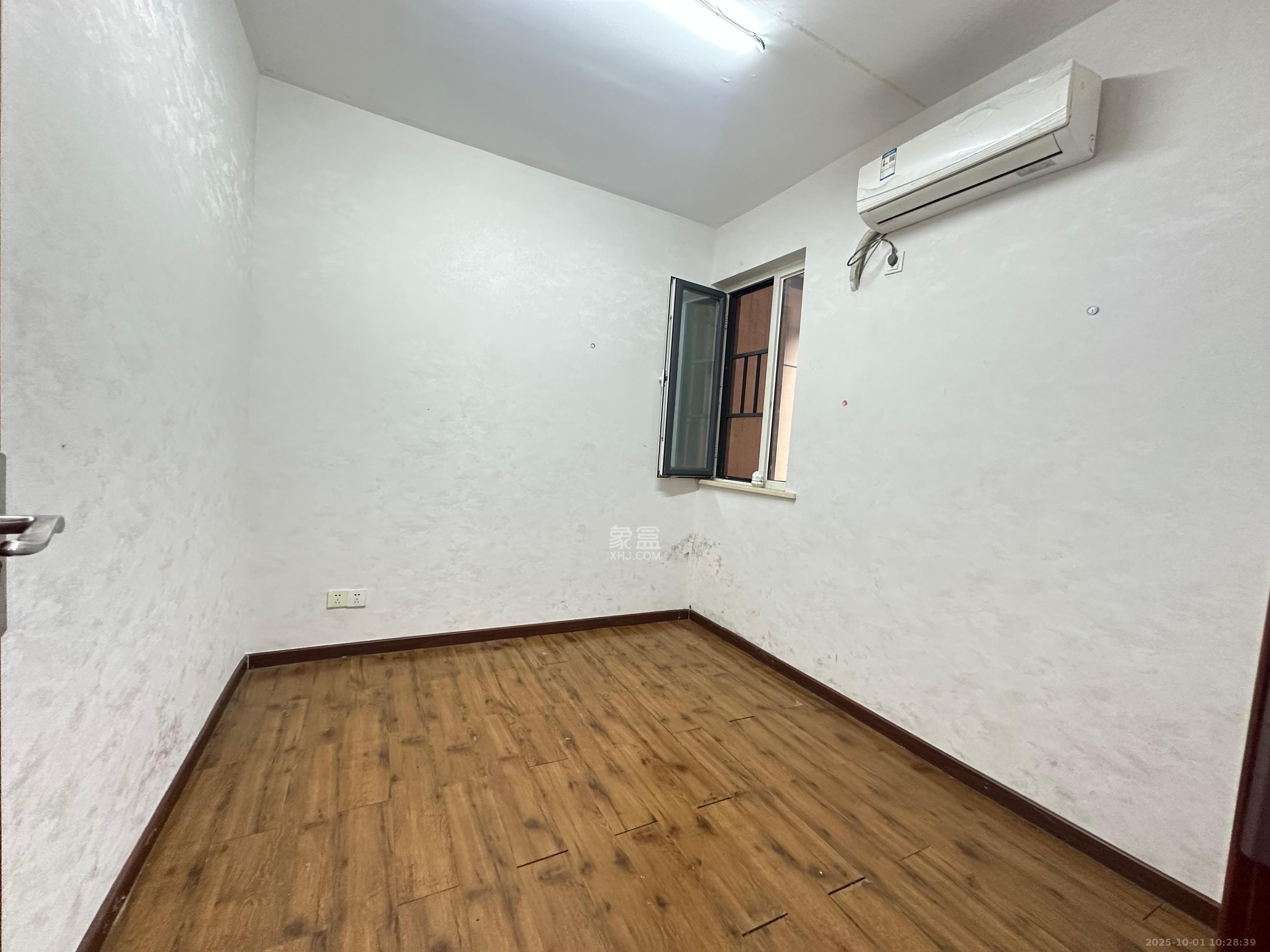 北辰三角洲E6区  4室2厅1卫    5200.0元/月室内图