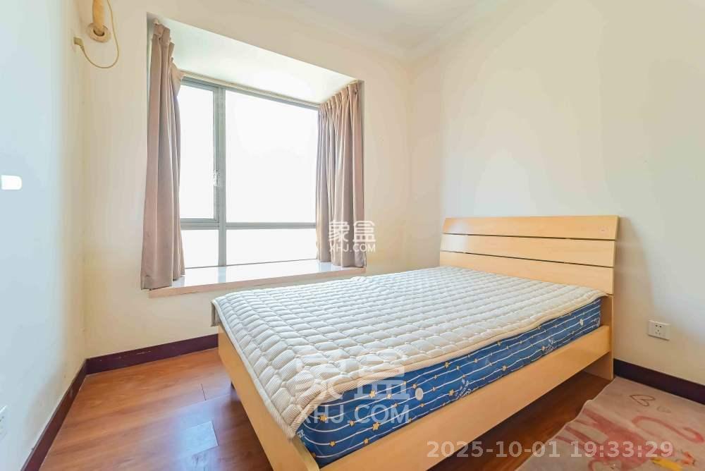 新城新世界一二三期 2室2厅1卫 2100.0元/月 新城新世界一二三期 2室2厅1卫 2100.0元/月室内图