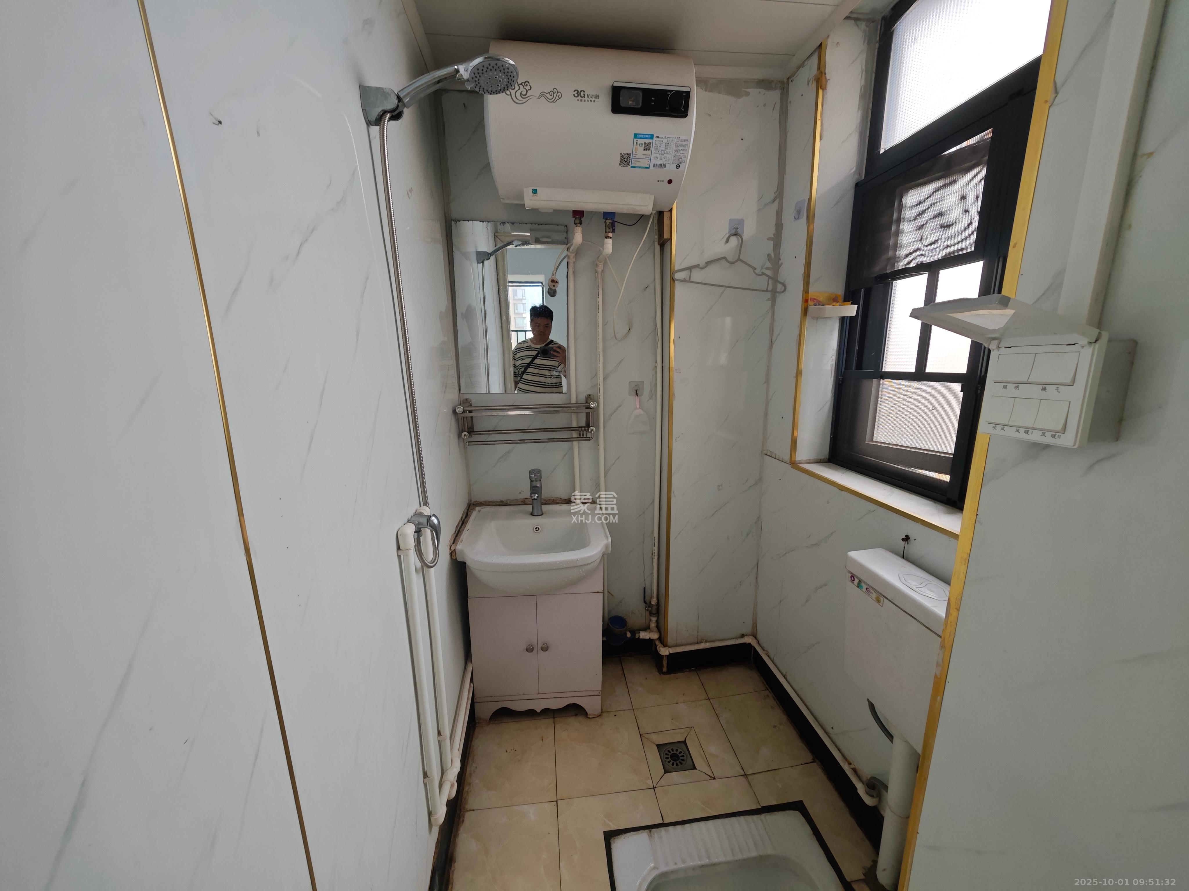 天健城 4室2厅2卫 3500.0元/月 天健城 4室2厅2卫 3500.0元/月室内图