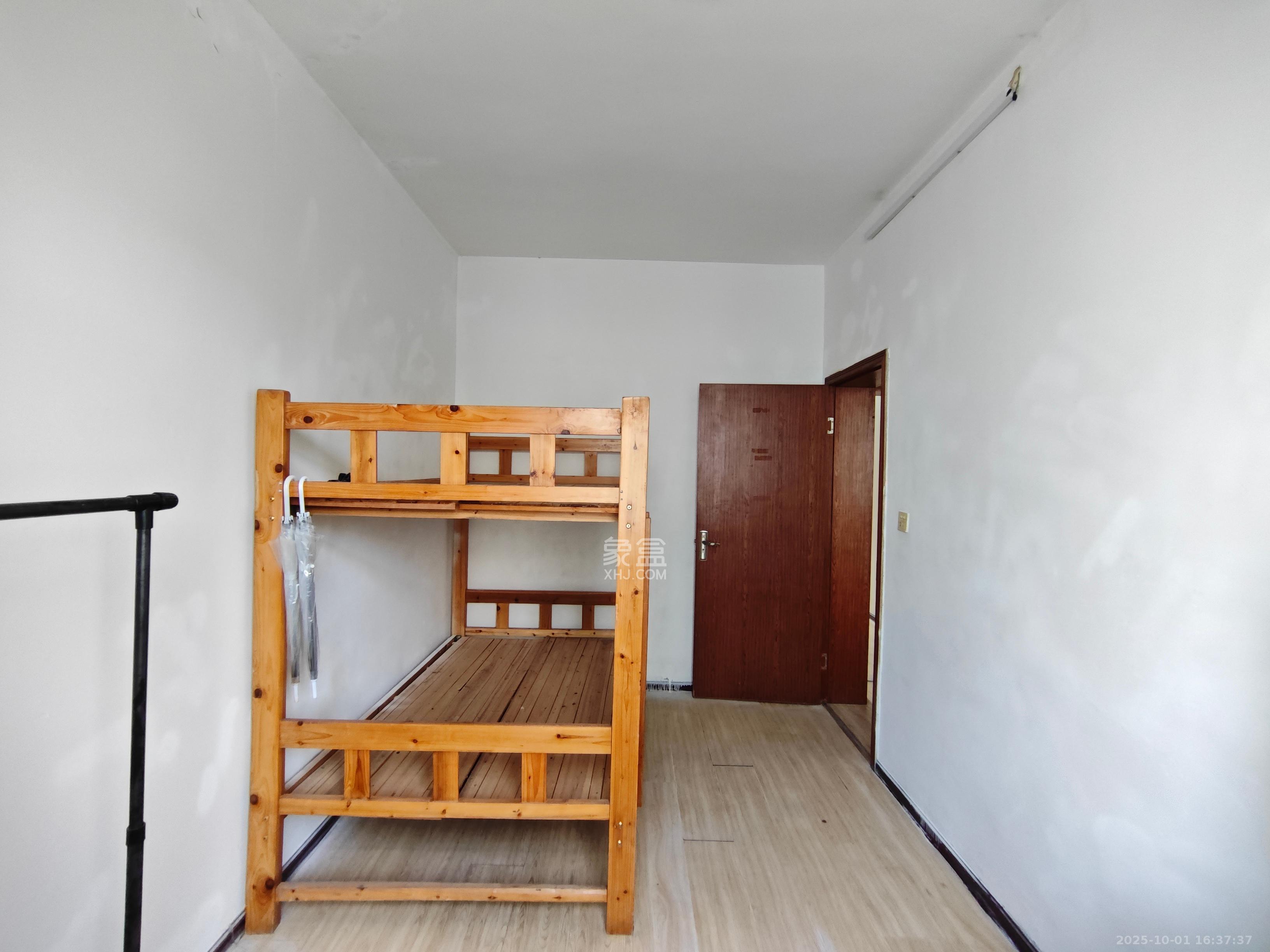 省农业银行雨花路大院 3室2厅1卫 1900.0元/月 省农业银行雨花路大院 3室2厅1卫 1900.0元/月室内图