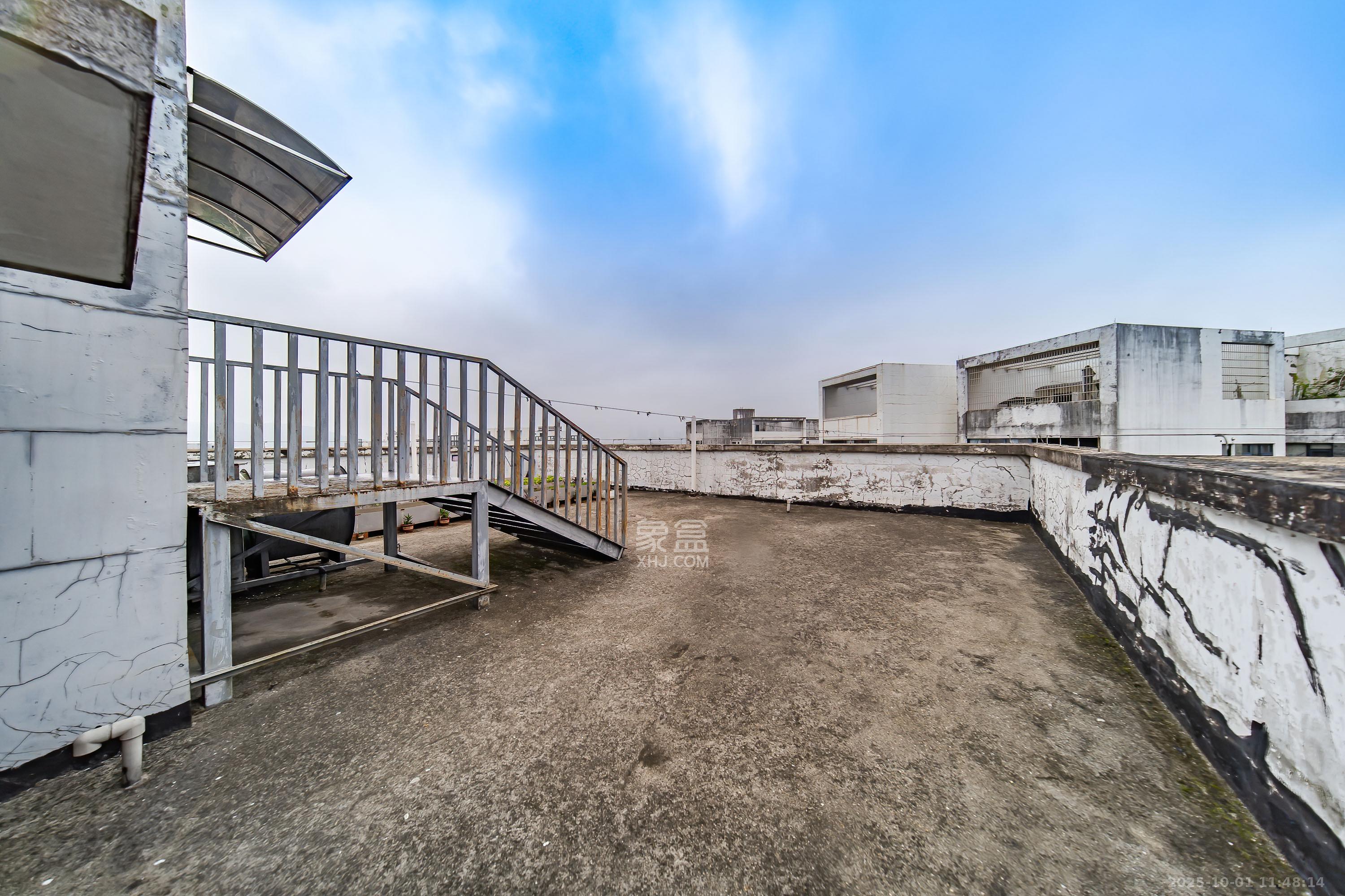 阳光100三期 4室2厅2卫 3600.0元/月 阳光100三期 4室2厅2卫 3600.0元/月室内图