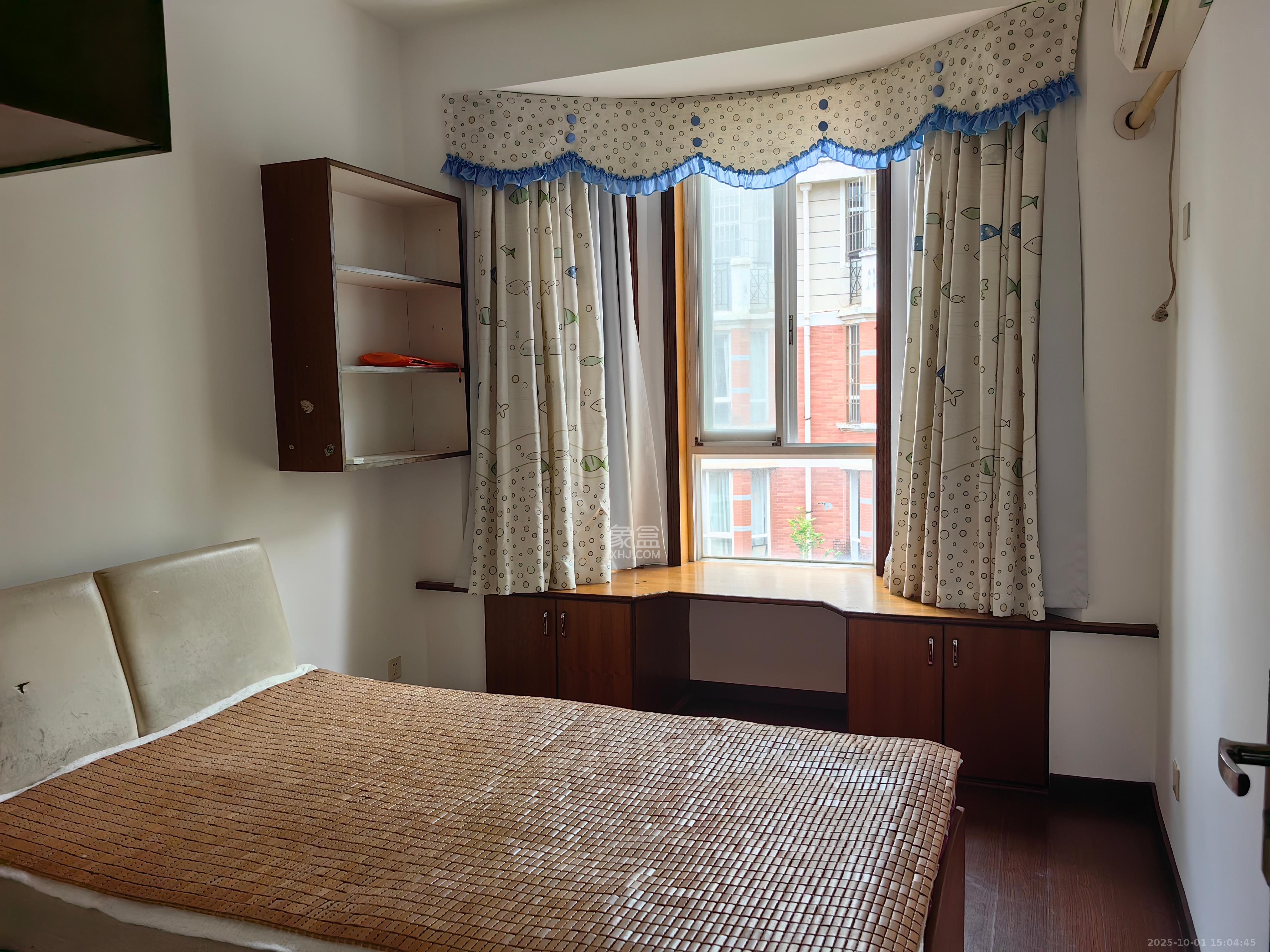 山水人家三期 3室2厅2卫 1700.0元/月 山水人家三期 3室2厅2卫 1700.0元/月室内图