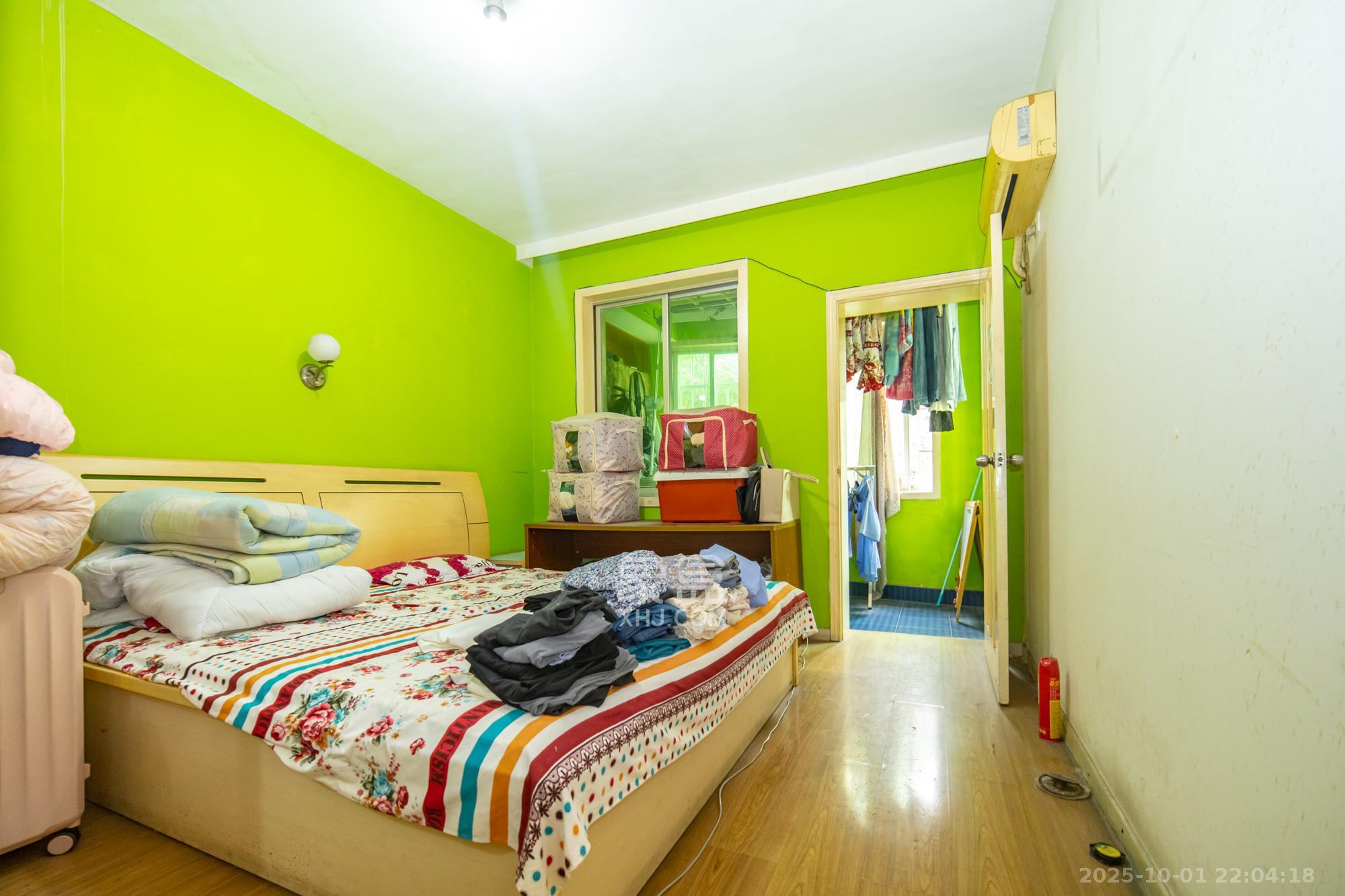 中南汽车世界  2室2厅1卫    33.6万卧室