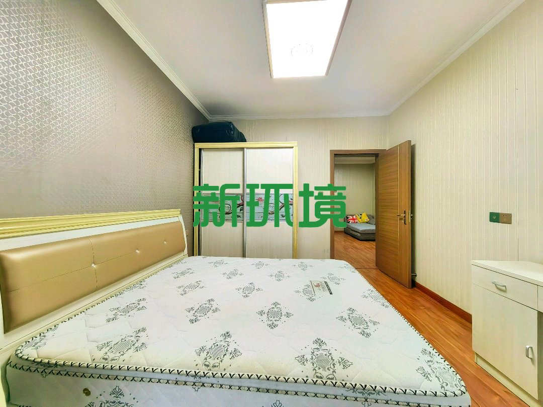 山水印象  1室1厅1卫    28.0万客厅