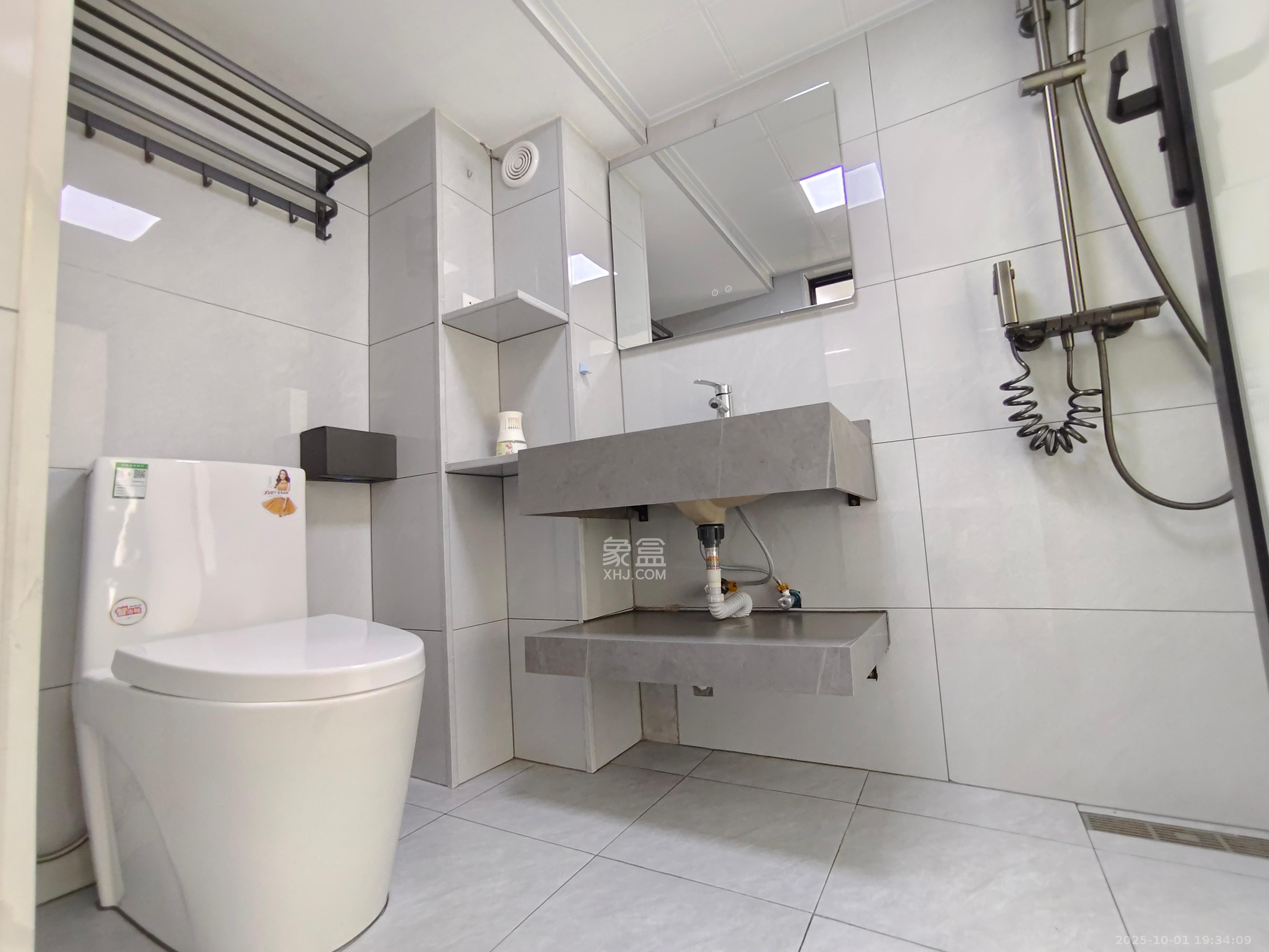 梅溪悦章  1室1厅1卫    1500.0元/月室内图